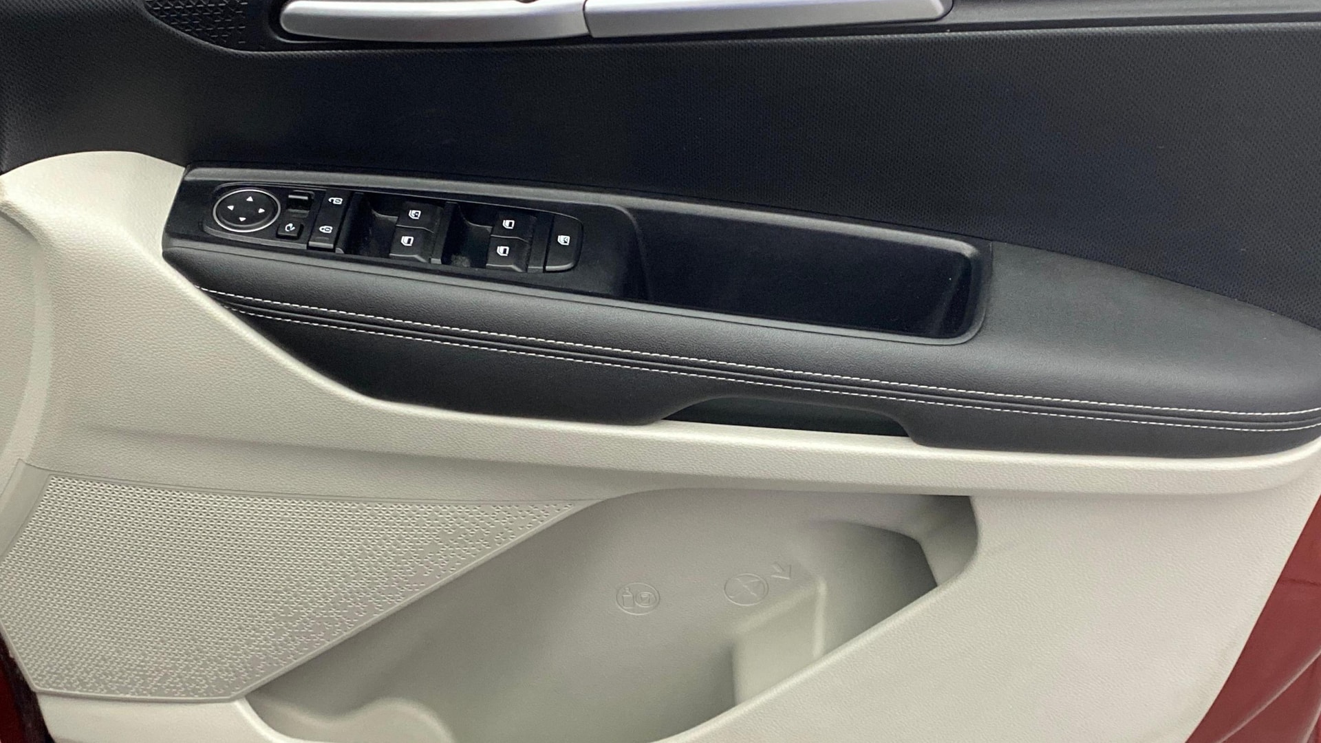 View 2022 Kia Sonet HTX iMT Petrol Image 33 Used 2022 Kia Sonet HTX iMT Petrol Image 33