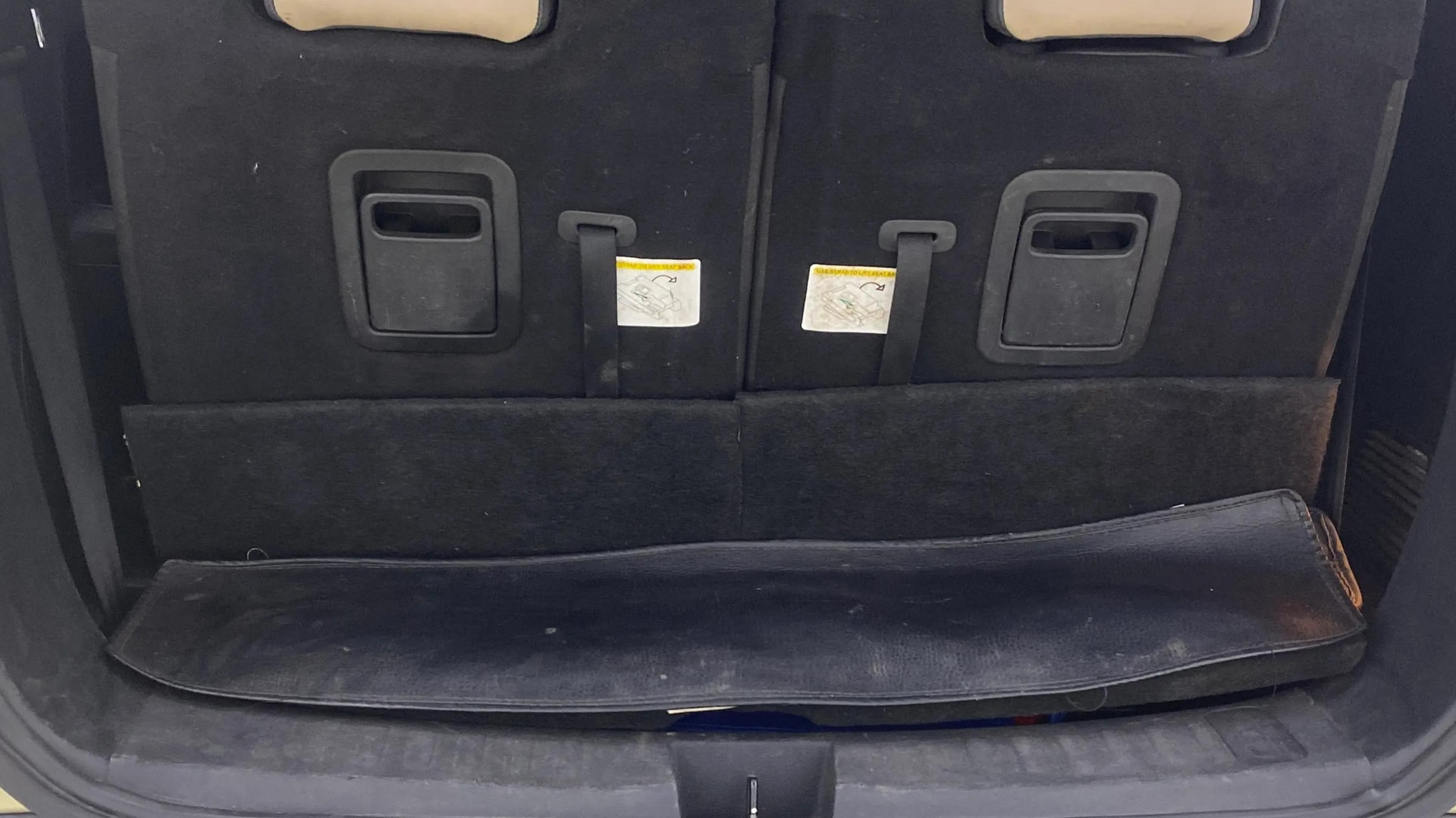 View 2022 Tata Safari 4X2 Image 7 Used 2022 Tata Safari 4X2 Image 7