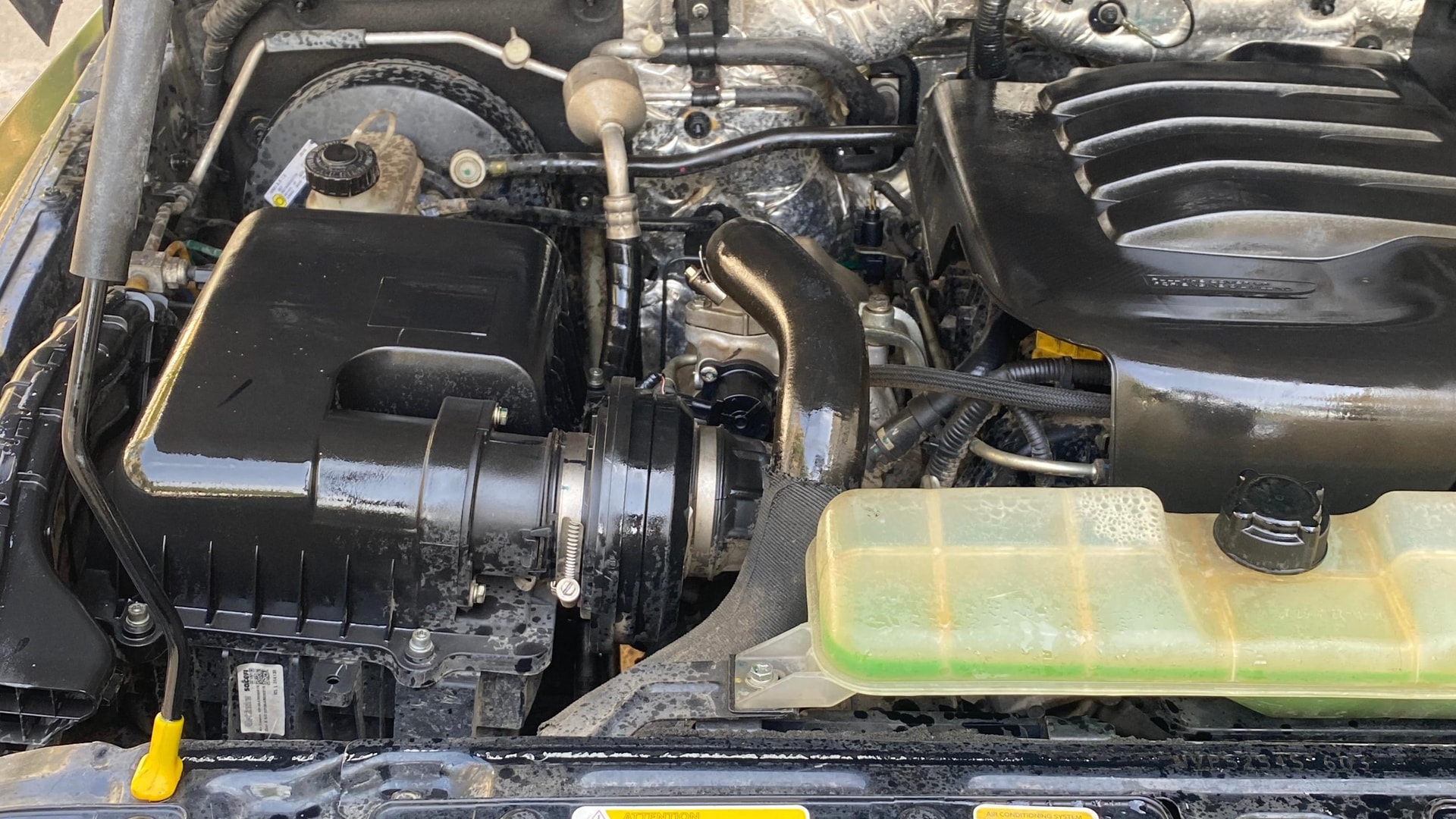 View 2023 Mahindra Thar AX Standard Manual Soft Top 6 Seater Image 4 Used 2023 Mahindra Thar AX Standard Manual Soft Top 6 Seater Image 4
