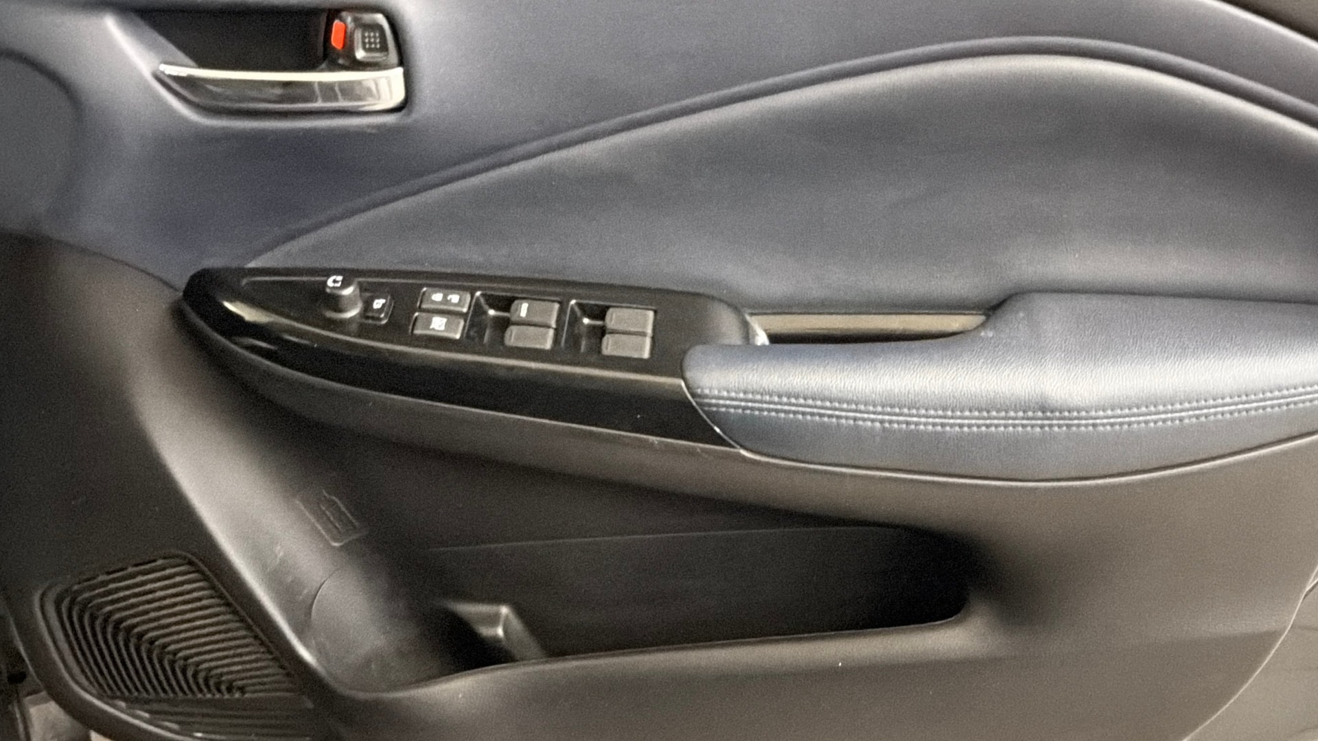 View 2025 Maruti Suzuki 1000 Base Variant Image 39 Used 2025 Maruti Suzuki 1000 Base Variant Image 39