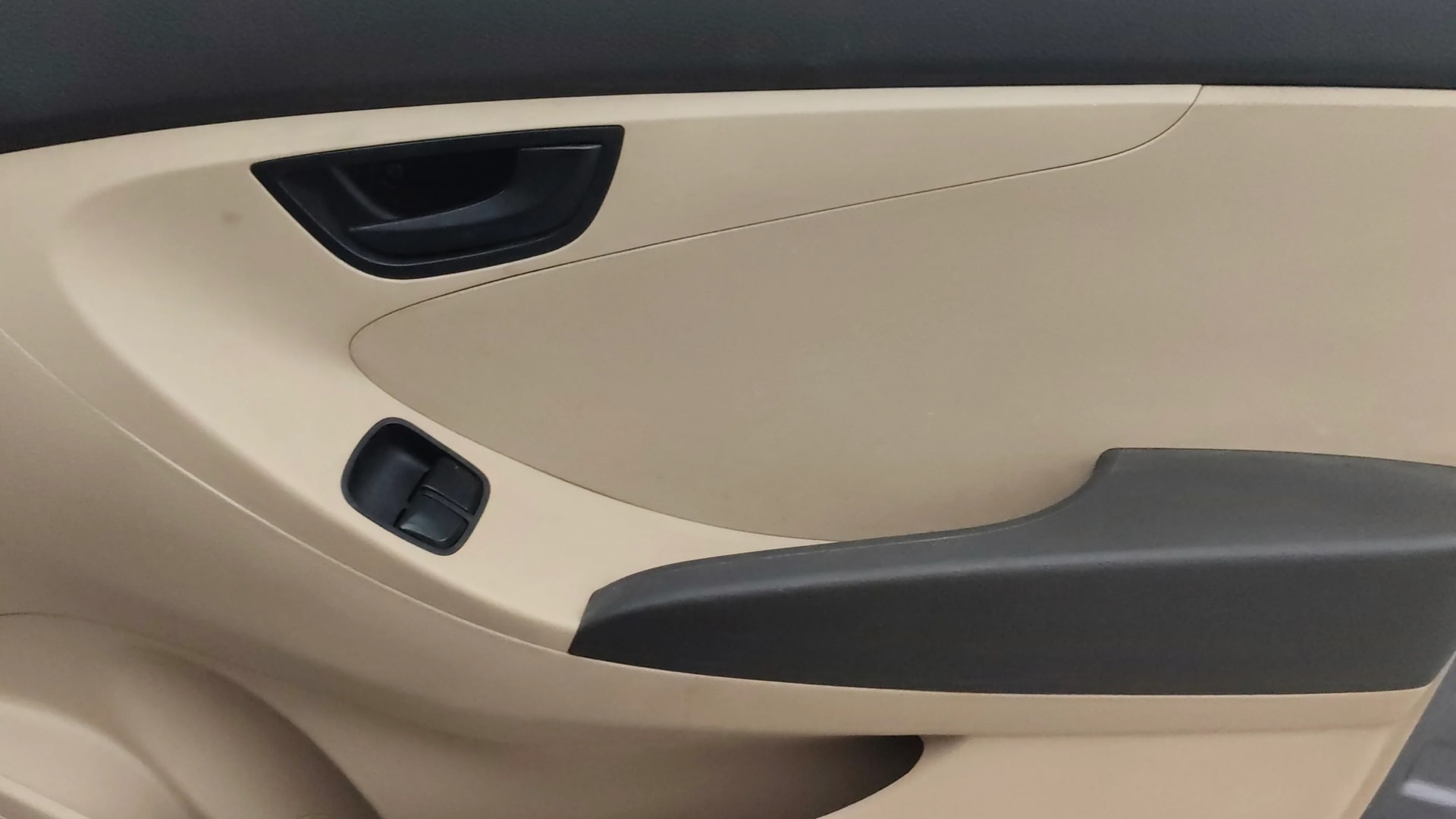 View 2018 Hyundai EON Era Plus Image 33 Used 2018 Hyundai EON Era Plus Image 33