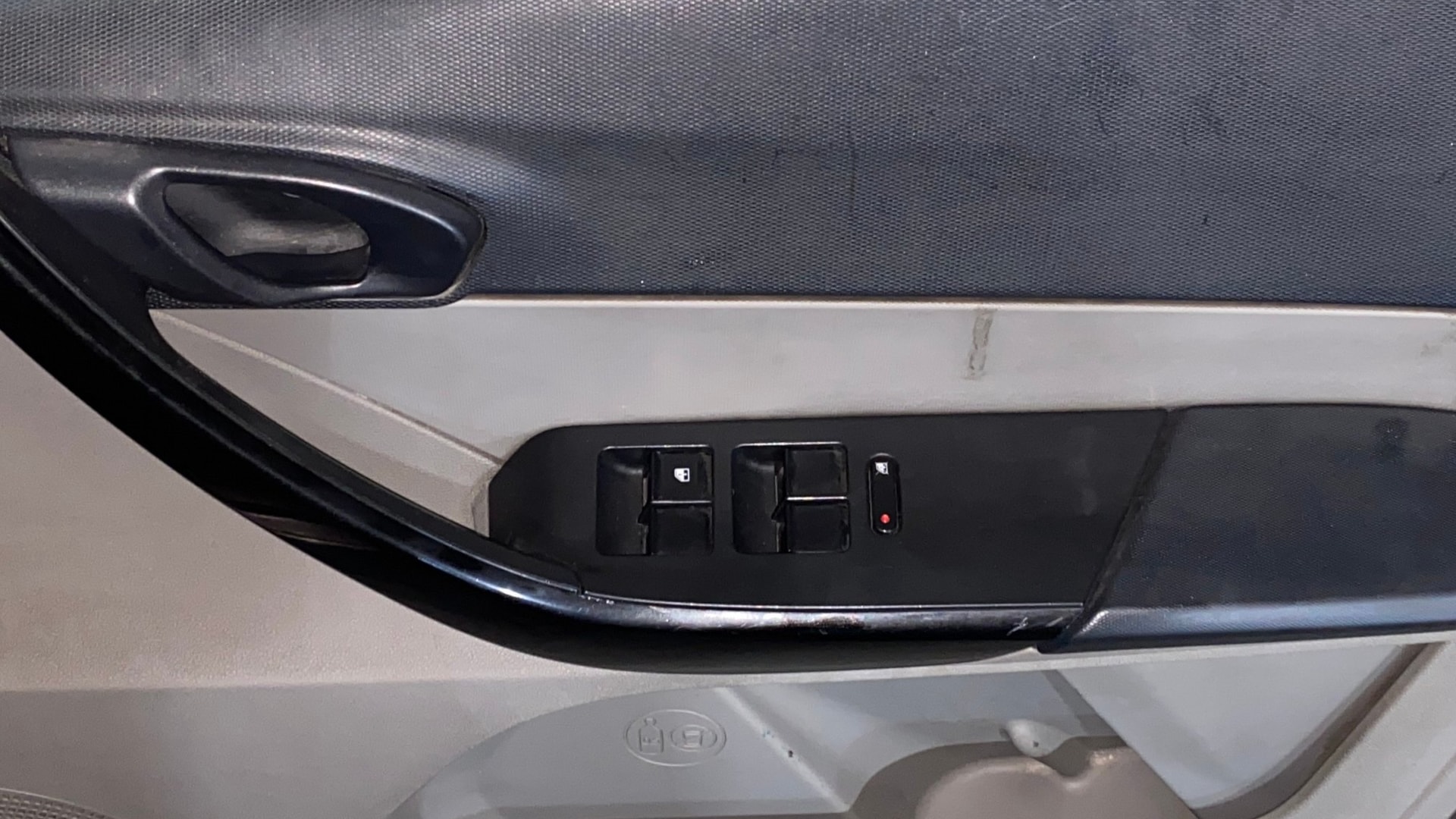 View 2018 Tata Tiago Revotorq XB Image 32 Used 2018 Tata Tiago Revotorq XB Image 32