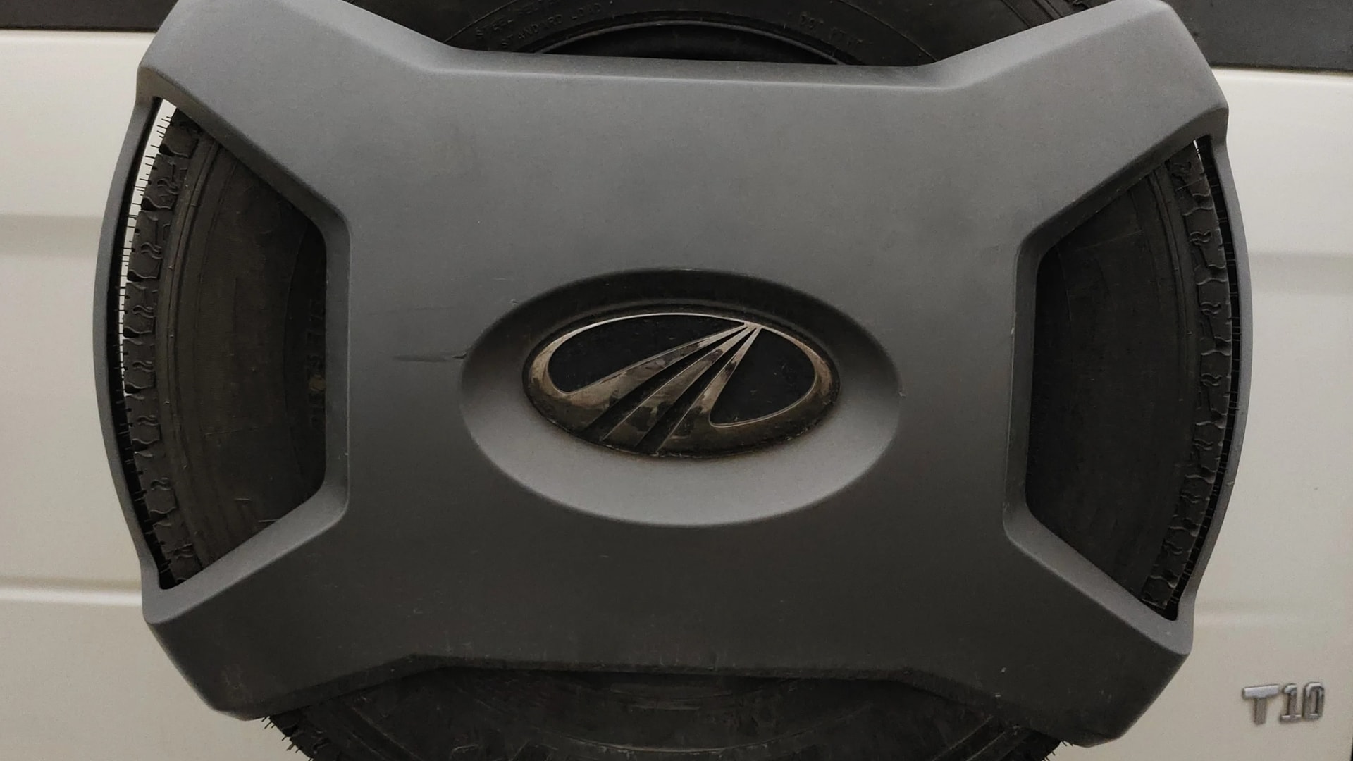 View 2020 Mahindra TUV300 T10 100HP Image 25 Used 2020 Mahindra TUV300 T10 100HP Image 25