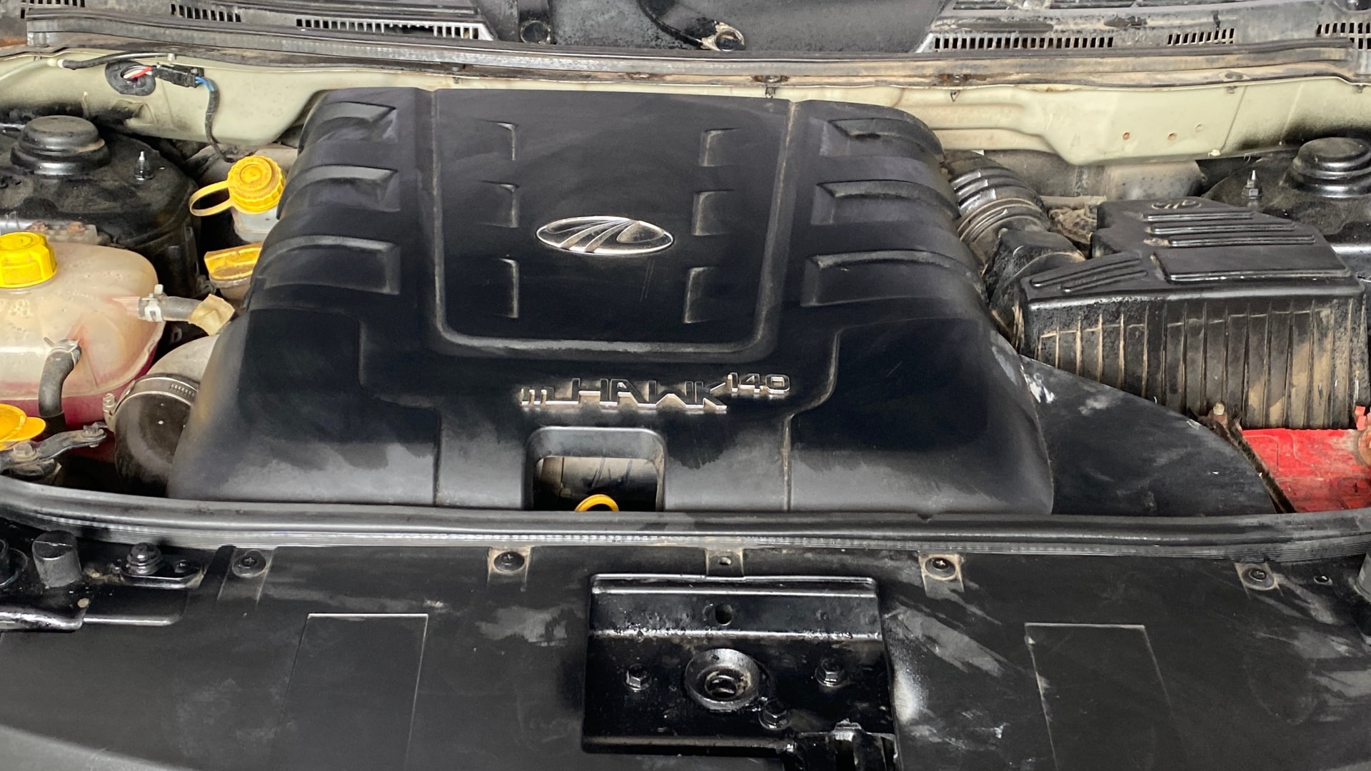 View 2018 Mahindra XUV500 W6 AT Image 42 Used 2018 Mahindra XUV500 W6 AT Image 42