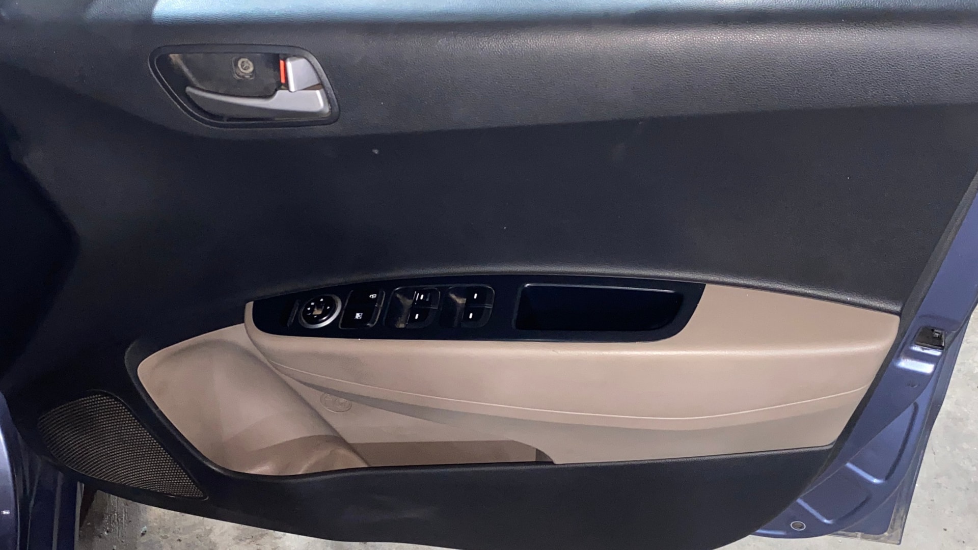 View 2015 Hyundai Grand i10 Sportz 1.2 Kappa Image 32 Used 2015 Hyundai Grand i10 Sportz 1.2 Kappa Image 32