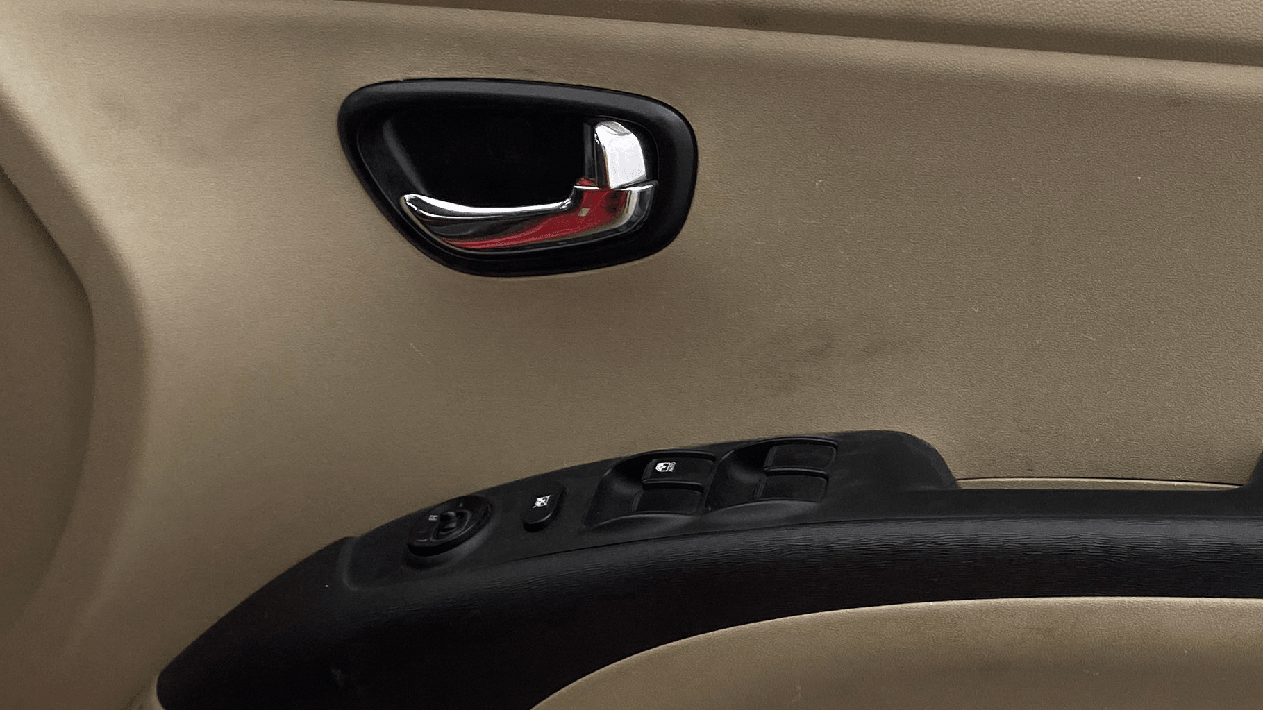 View 2013 Hyundai i10 1.2 Sportz MT Image 32 Used 2013 Hyundai i10 1.2 Sportz MT Image 32