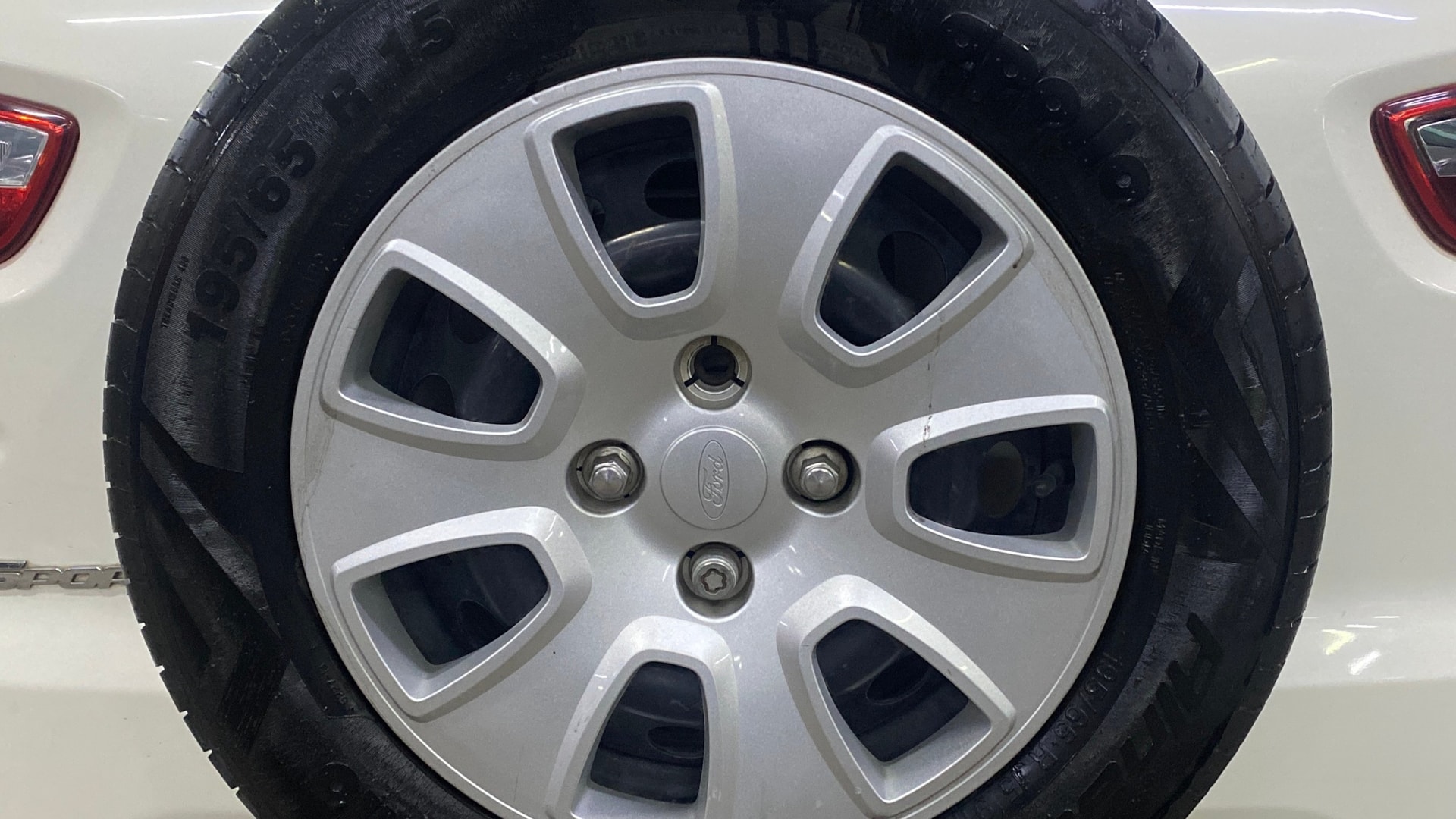 View 2020 Ford EcoSport 1.5 TDCi Diesel Ambiente BS IV Image 24 Used 2020 Ford EcoSport 1.5 TDCi Diesel Ambiente BS IV Image 24