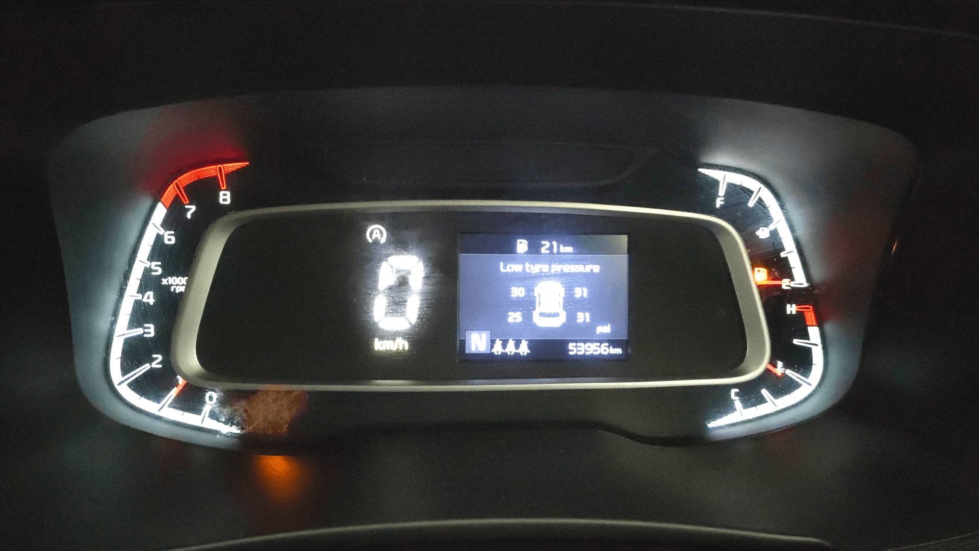 View 2023 Kia Sonet HTK Plus iMT Petrol Image 36 Used 2023 Kia Sonet HTK Plus iMT Petrol Image 36