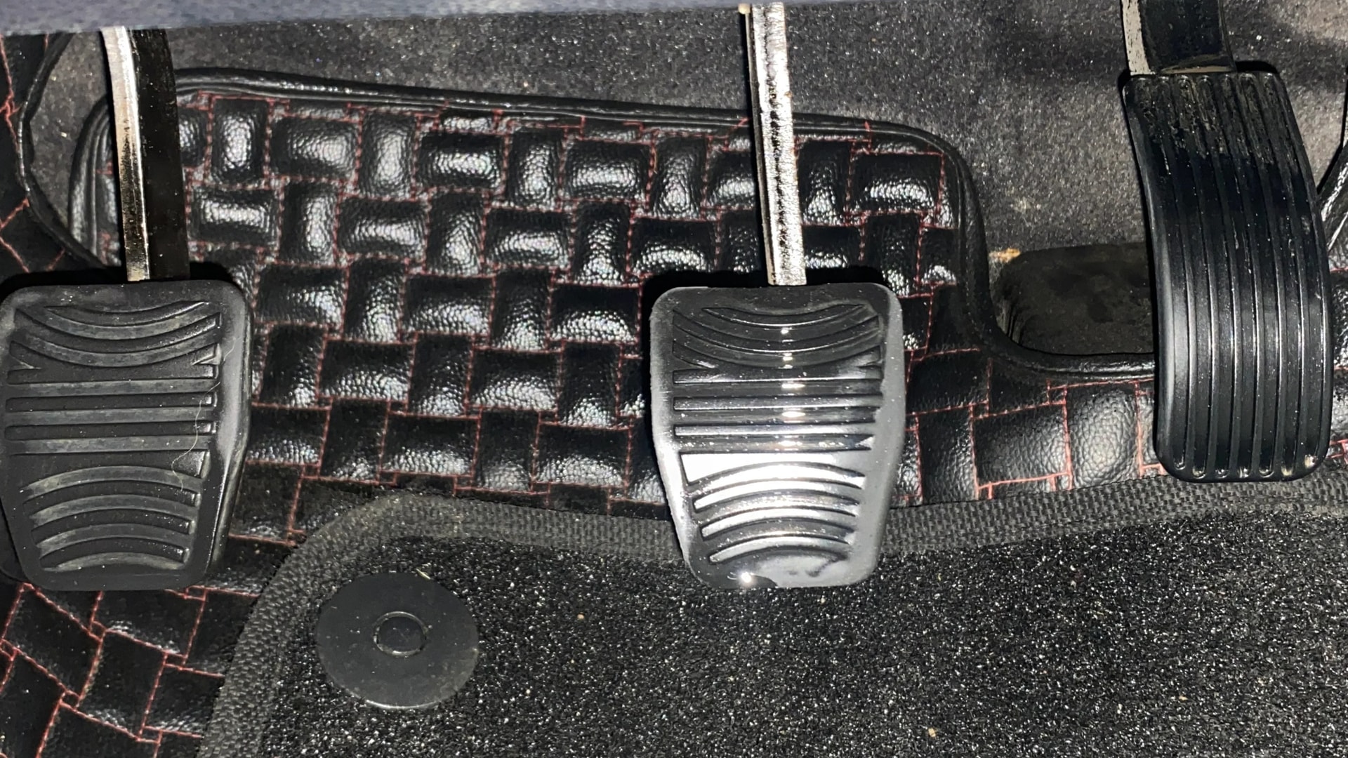 View 2024 Mahindra Thar AX Standard Manual Soft Top 6 Seater Image 9 Used 2024 Mahindra Thar AX Standard Manual Soft Top 6 Seater Image 9