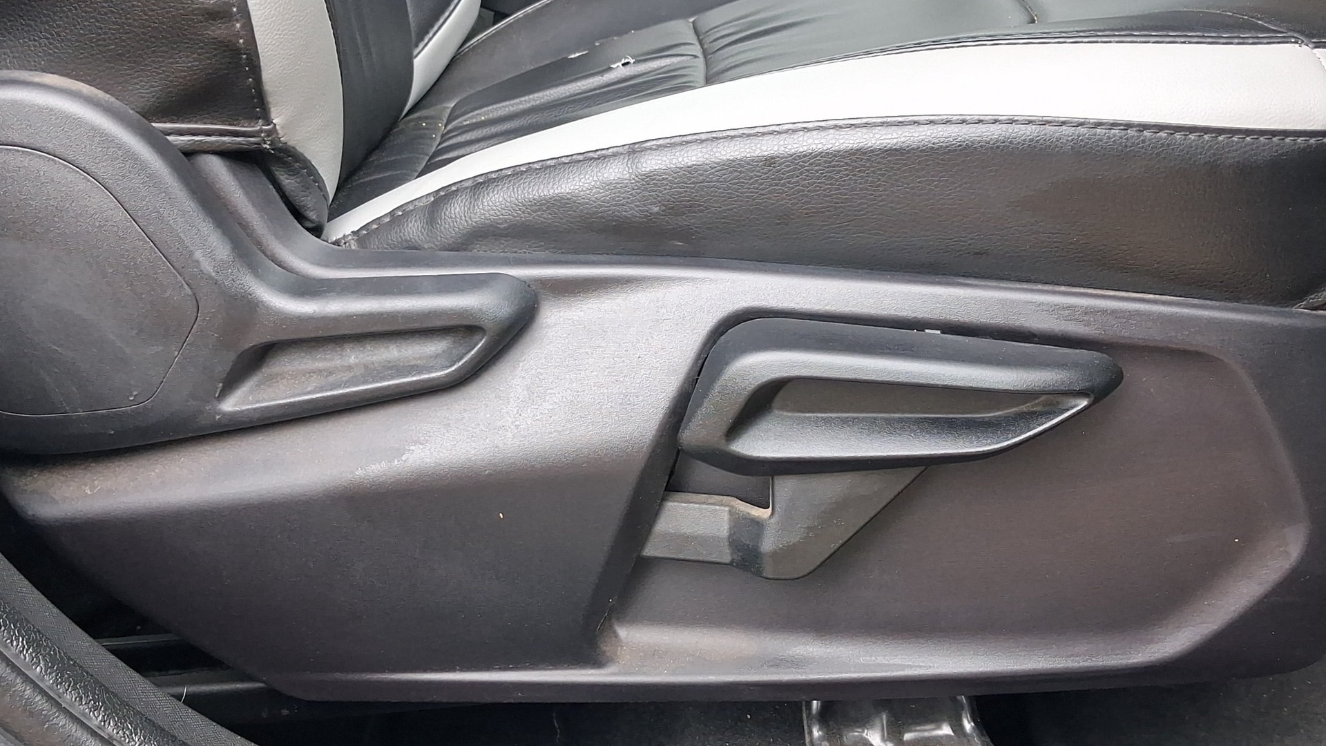 View 2023 Tata Nexon Revotron XE Image 11 Used 2023 Tata Nexon Revotron XE Image 11