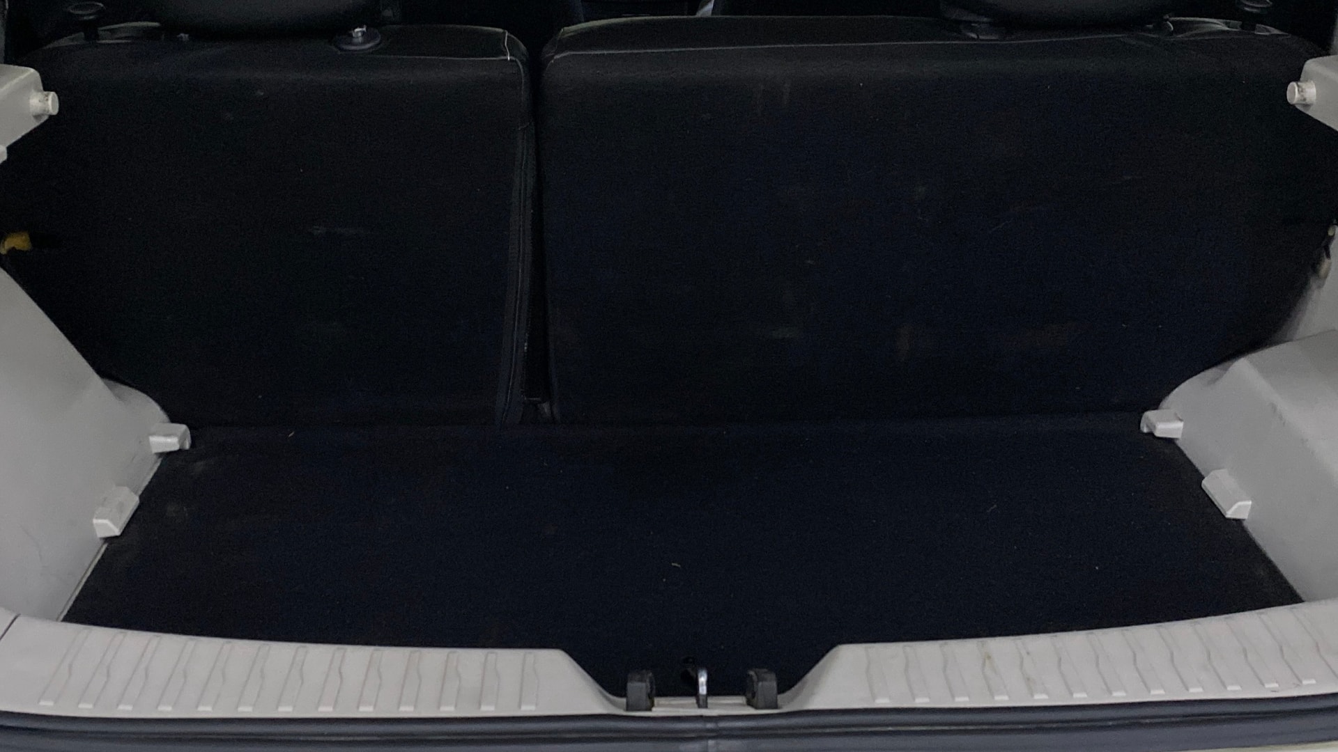 Used 2023 Mahindra XUV300 Used 2023 Mahindra XUV300
