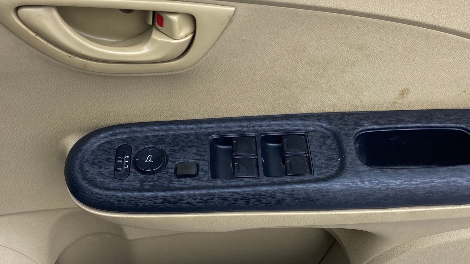 View 2016 Honda Amaze E MT Petrol BS IV Image 32 Used 2016 Honda Amaze E MT Petrol BS IV Image 32