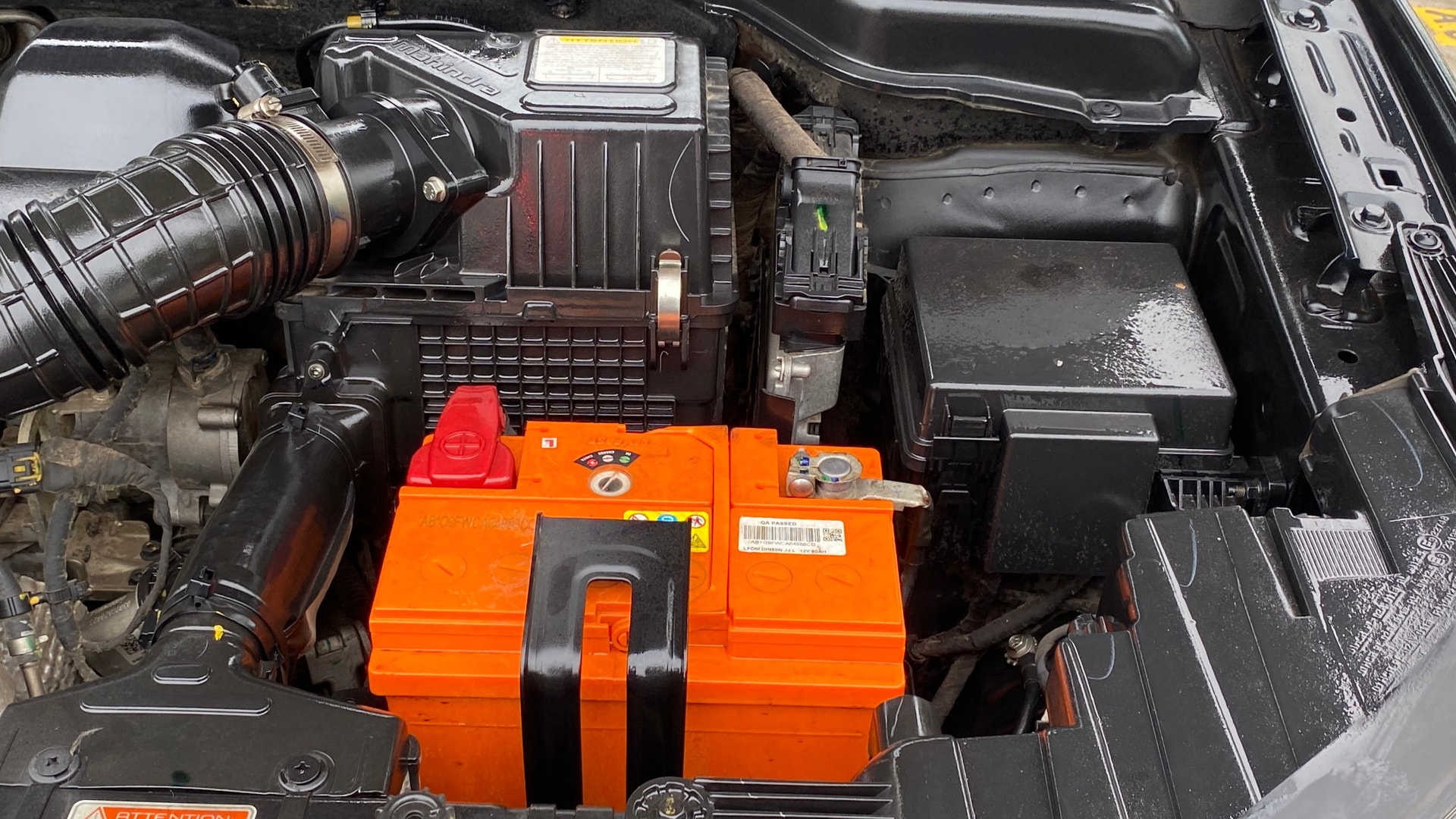View 2023 Mahindra XUV300 W4 Petrol BS IV Image 14 Used 2023 Mahindra XUV300 W4 Petrol BS IV Image 14