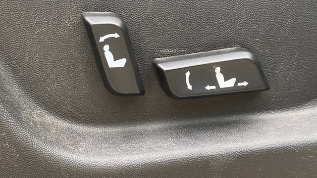 View Mahindra XUV500 Image 20 Used Mahindra XUV500 Image 20
