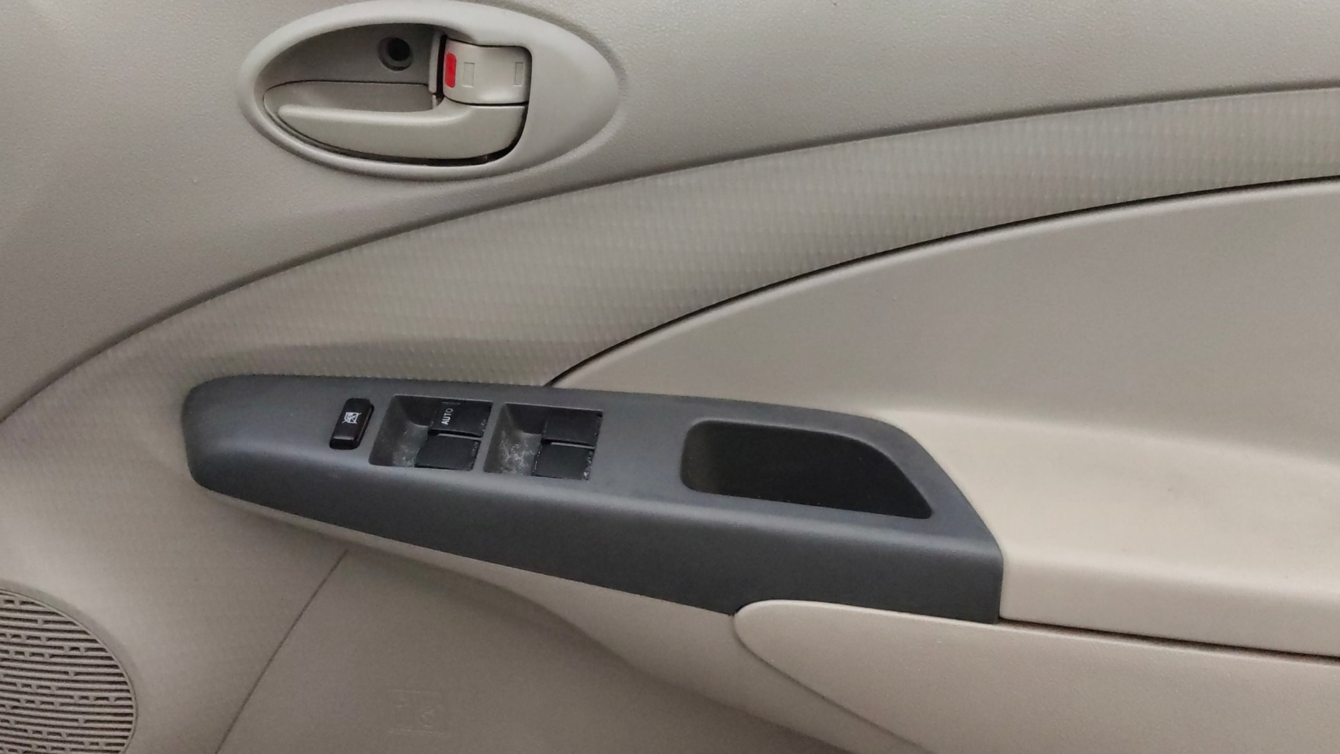 View 2015 Toyota Etios Liva G Image 32 Used 2015 Toyota Etios Liva G Image 32