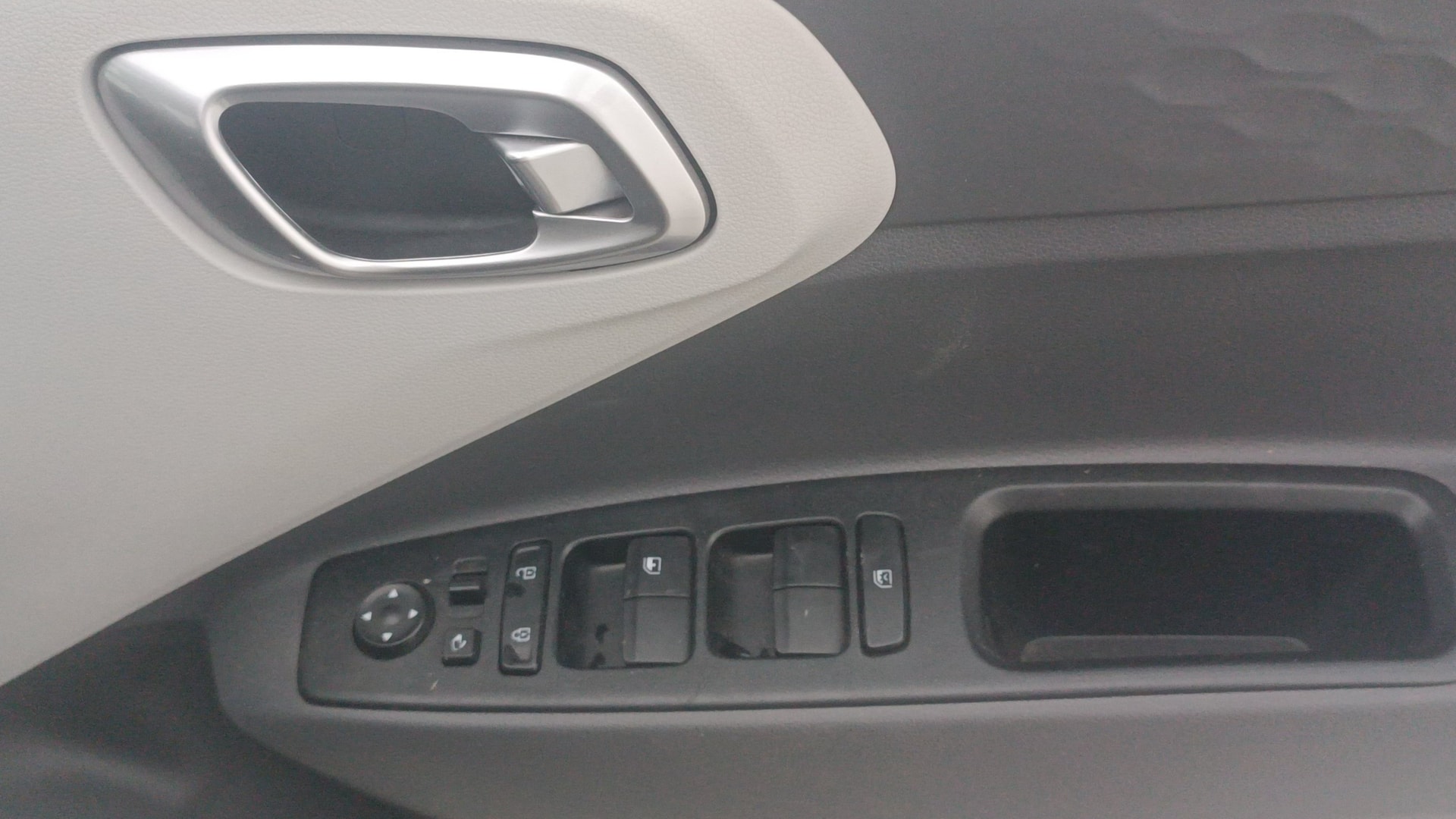 View 2021 Hyundai Grand i10 Nios Sportz Petrol AMT Image 33 Used 2021 Hyundai Grand i10 Nios Sportz Petrol AMT Image 33