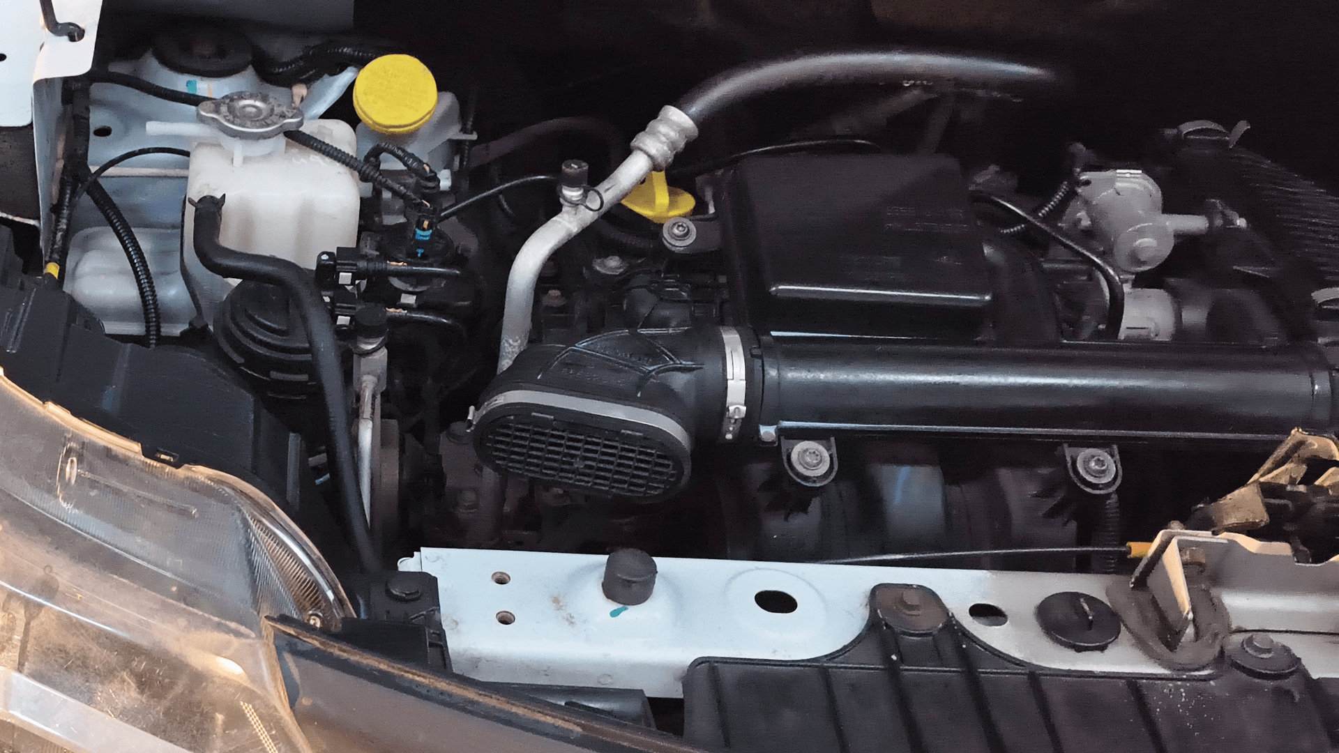 View 2021 Renault Triber RXZ Image 3 Used 2021 Renault Triber RXZ Image 3