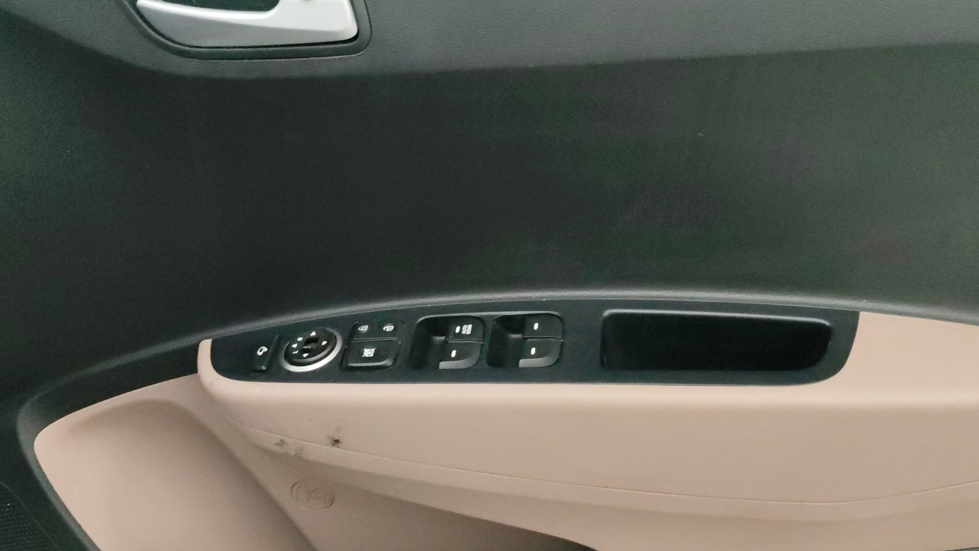 View 2018 Hyundai Grand i10 1.2 Sportz AT Petrol Image 33 Used 2018 Hyundai Grand i10 1.2 Sportz AT Petrol Image 33