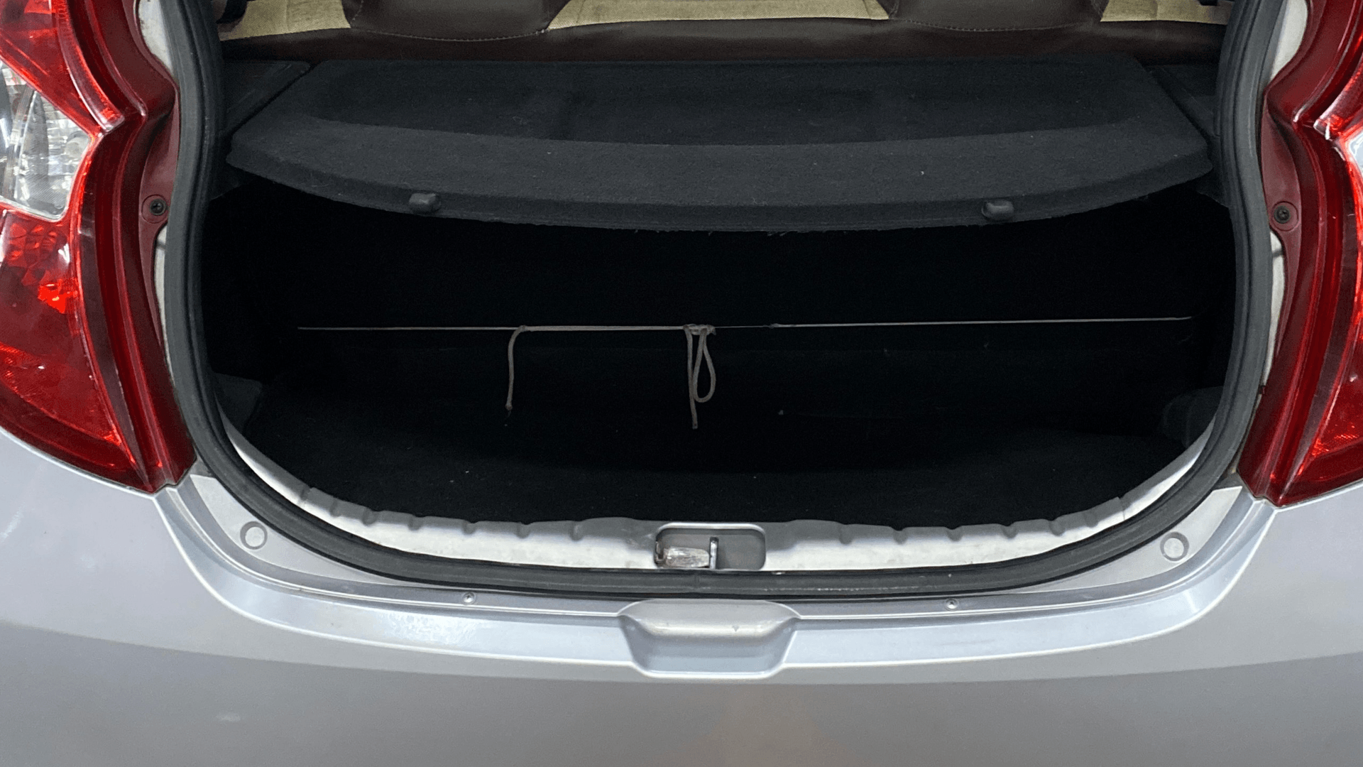 View 2016 Hyundai EON Magna Plus Image 6 Used 2016 Hyundai EON Magna Plus Image 6