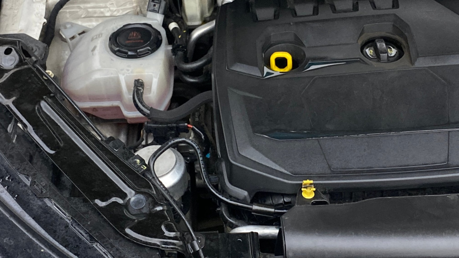 View 2023 Skoda Kushaq Style 1.5 TSI MT Image 3 Used 2023 Skoda Kushaq Style 1.5 TSI MT Image 3
