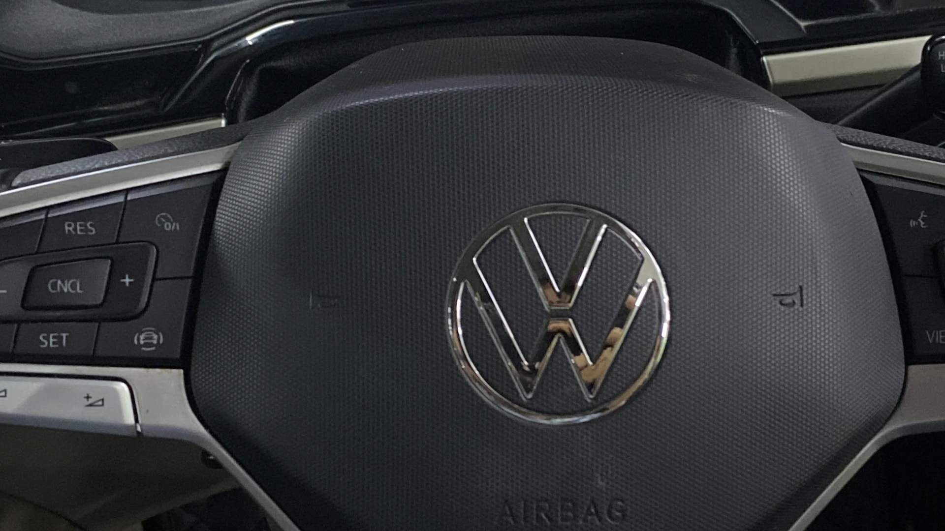 View 2023 Volkswagen Virtus Topline 1.0 TSI MT Image 3 Used 2023 Volkswagen Virtus Topline 1.0 TSI MT Image 3