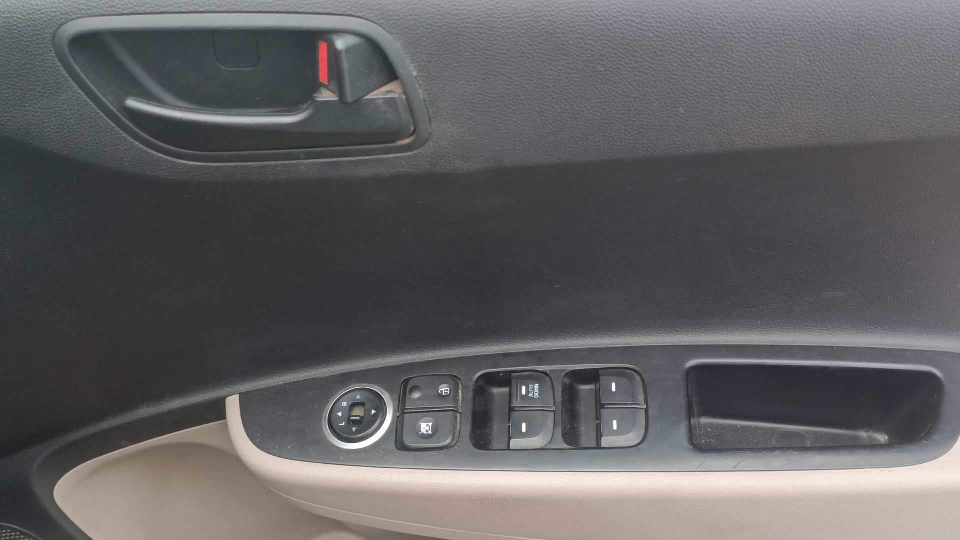 View 2015 Hyundai Grand i10 Magna 1.2 Kappa VTVT Image 32 Used 2015 Hyundai Grand i10 Magna 1.2 Kappa VTVT Image 32
