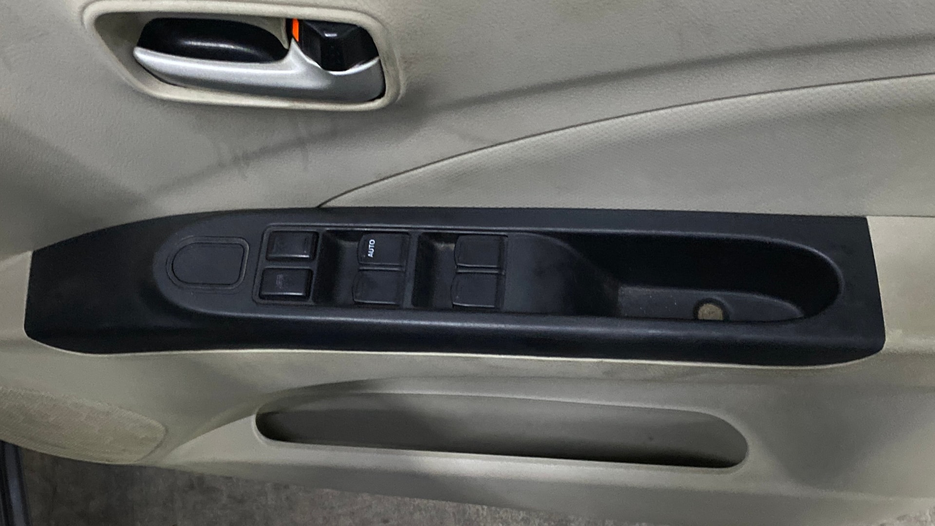 View 2021 Maruti Suzuki 1000 Base Variant Image 36 Used 2021 Maruti Suzuki 1000 Base Variant Image 36