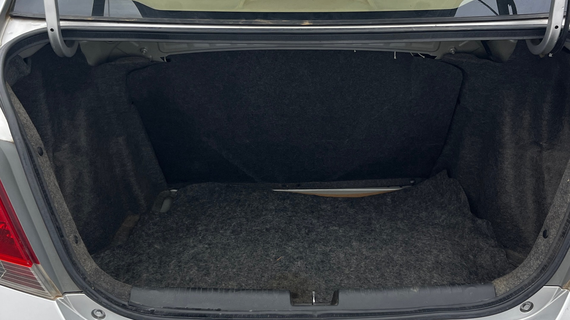 View 2014 Honda Amaze E MT Petrol BS IV Image 10 Used 2014 Honda Amaze E MT Petrol BS IV Image 10