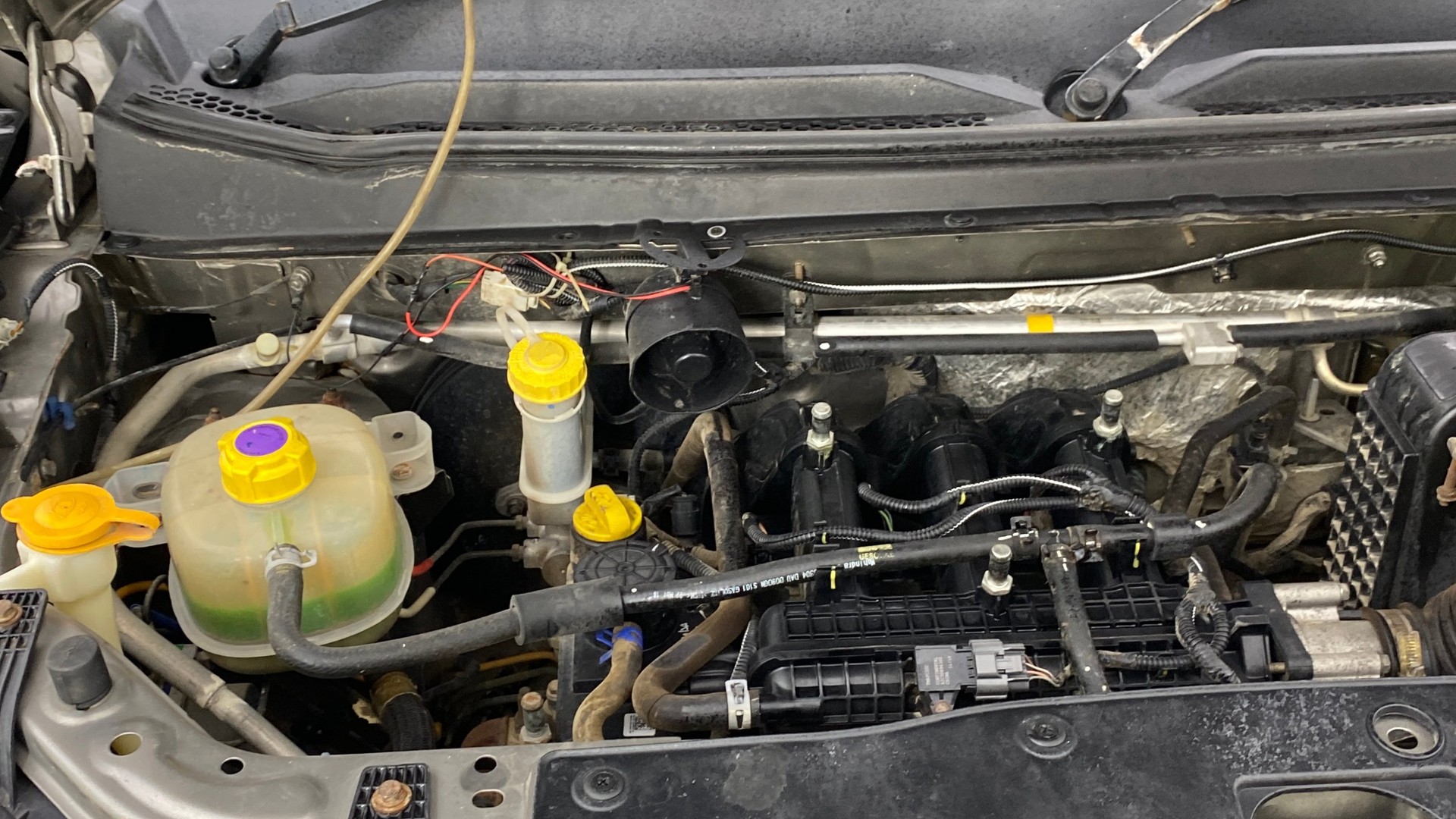 View 2018 Mahindra KUV100 K2 Petrol BS IV Image 3 Used 2018 Mahindra KUV100 K2 Petrol BS IV Image 3