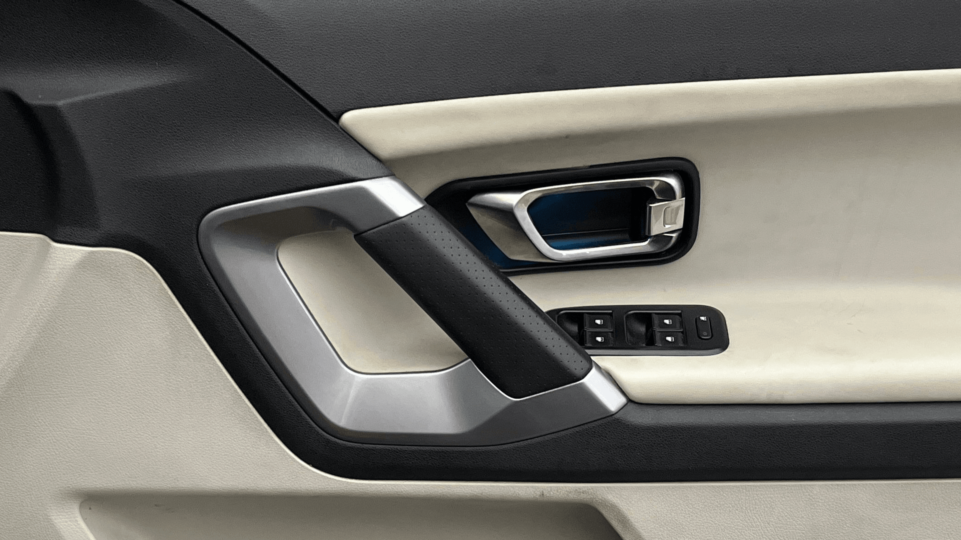 View 2021 Tata Safari XZA Plus Image 40 Used 2021 Tata Safari XZA Plus Image 40