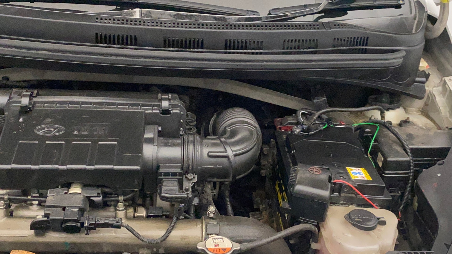 View 2015 Hyundai Xcent S Diesel Image 13 Used 2015 Hyundai Xcent S Diesel Image 13