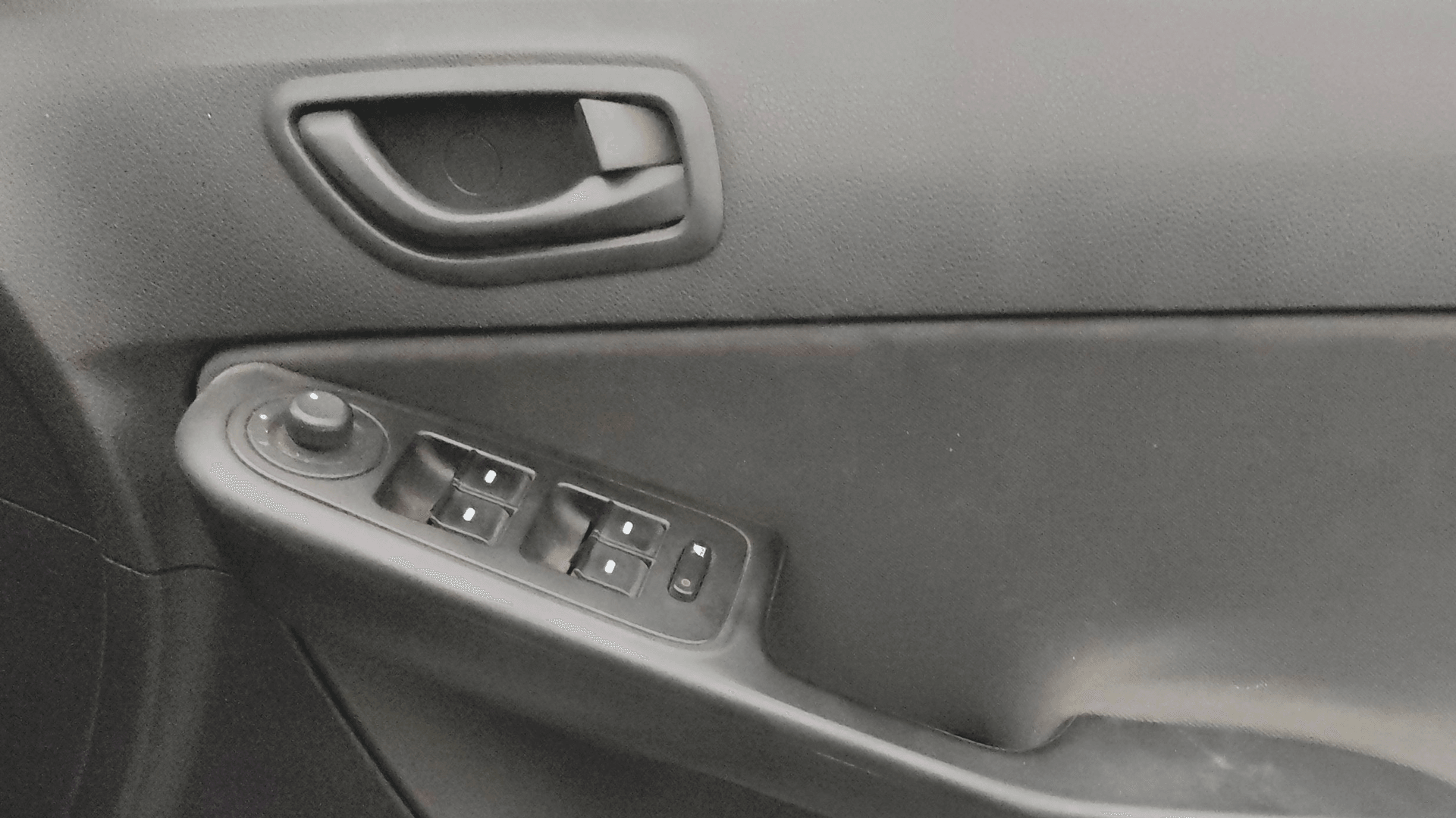 View 2015 Tata Zest XMS Petrol Image 32 Used 2015 Tata Zest XMS Petrol Image 32