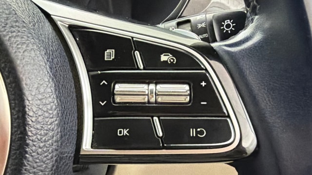 View Kia Carens Image 3 Used Kia Carens Image 3