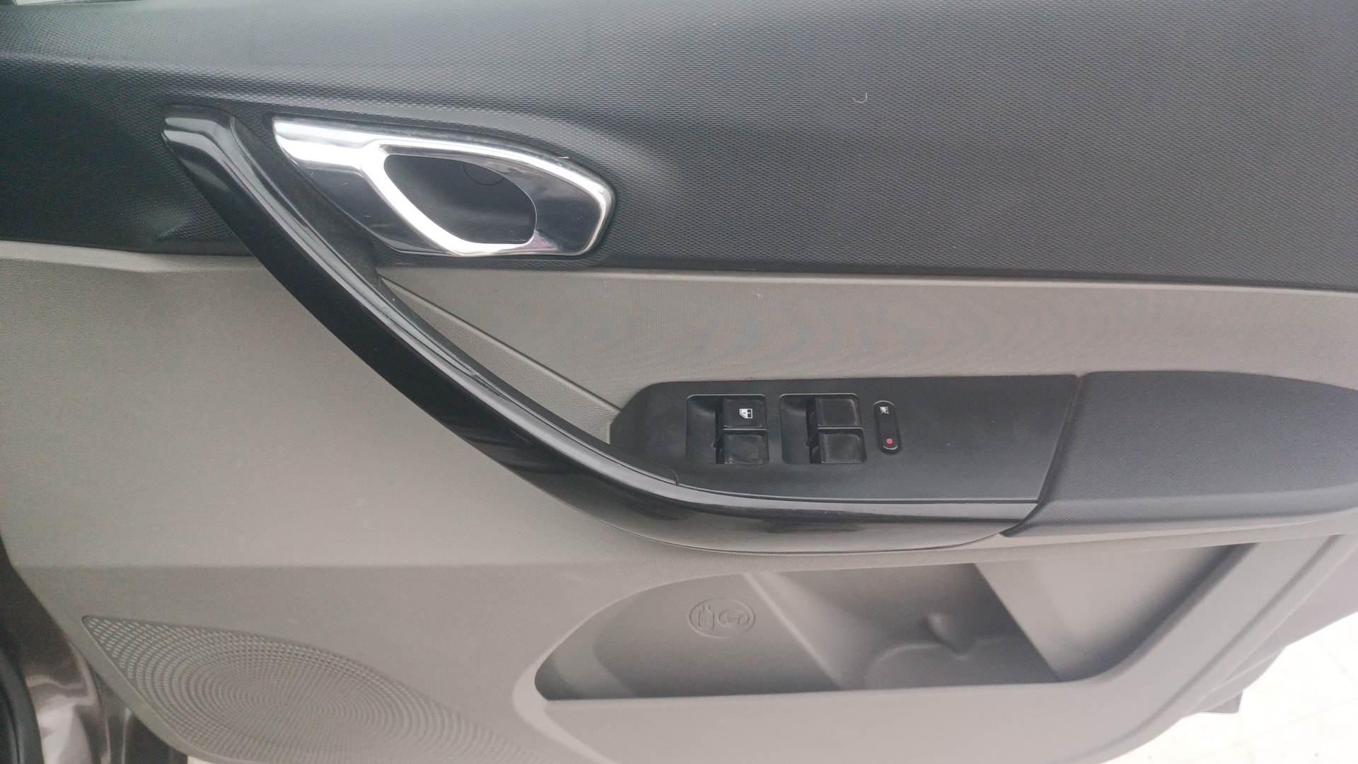 View 2018 Tata Tiago Revotorq XB Image 32 Used 2018 Tata Tiago Revotorq XB Image 32