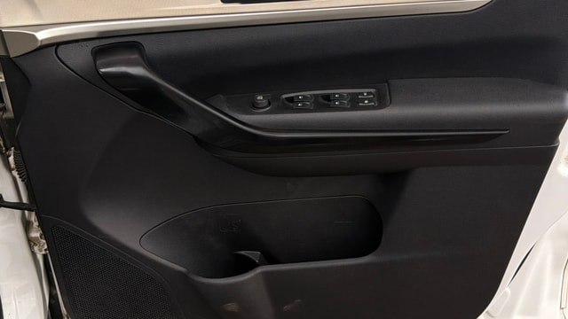 View Mahindra XUV700 Image 35 Used Mahindra XUV700 Image 35