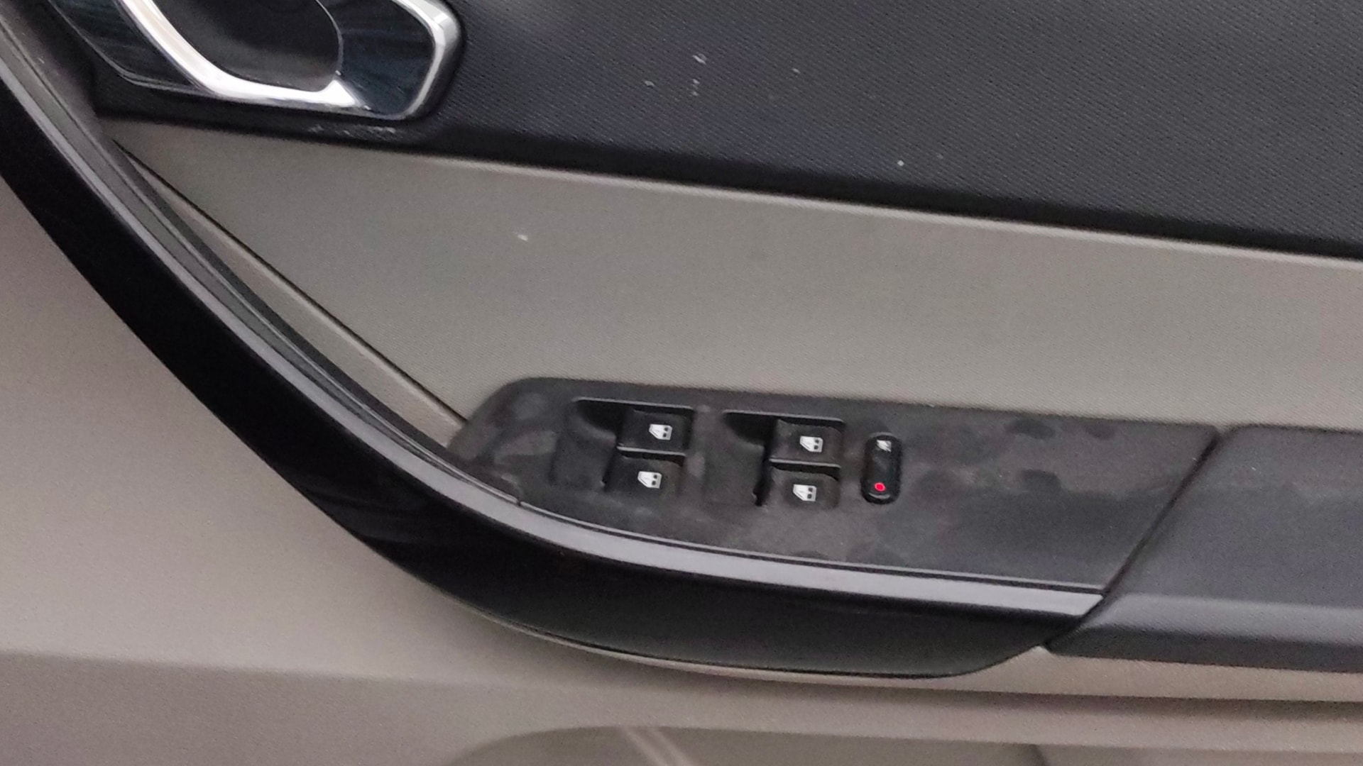 View 2018 Tata Tiago Revotorq XB Image 33 Used 2018 Tata Tiago Revotorq XB Image 33