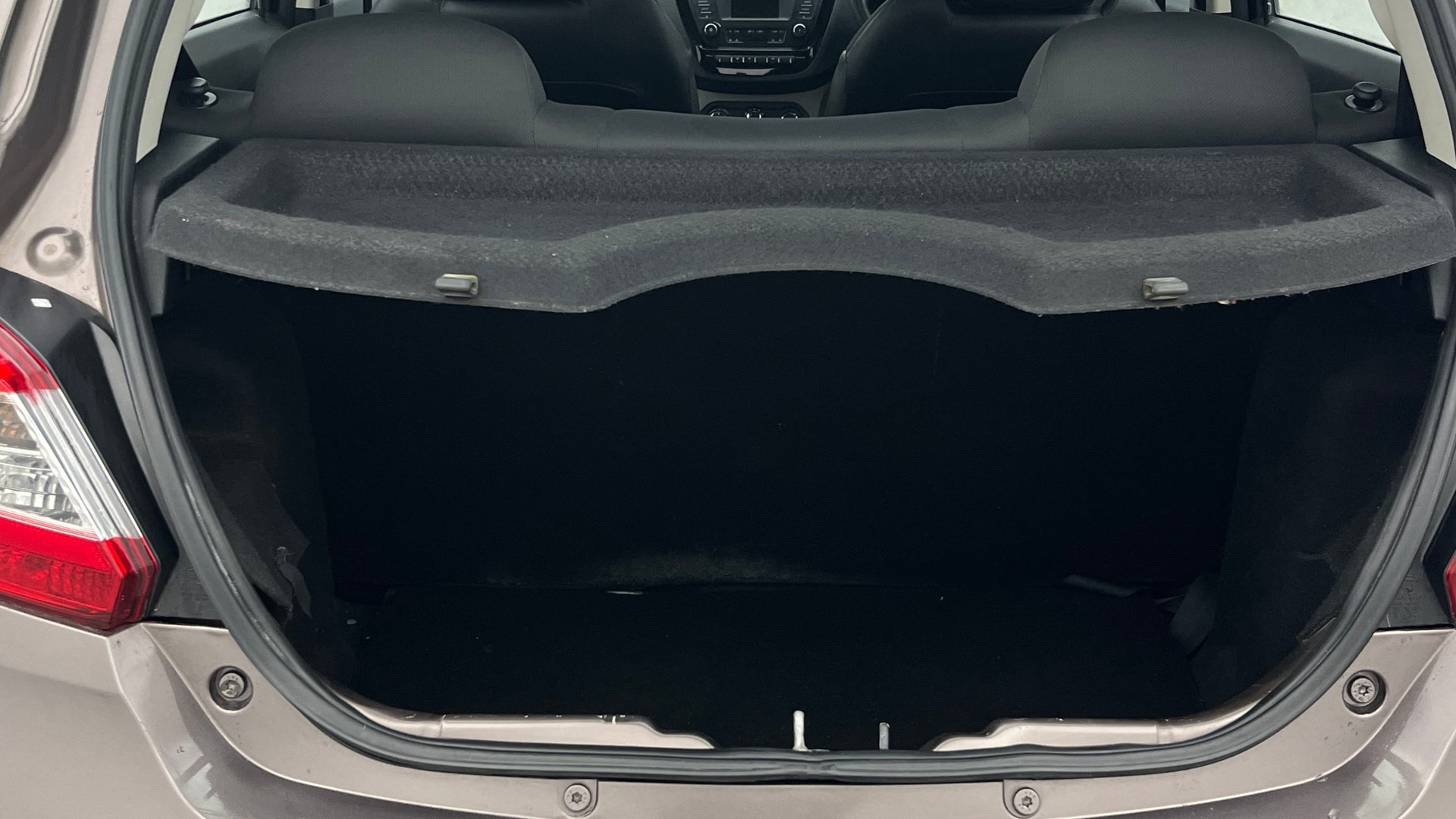 View 2019 Tata Tiago Revotorq XB Image 10 Used 2019 Tata Tiago Revotorq XB Image 10