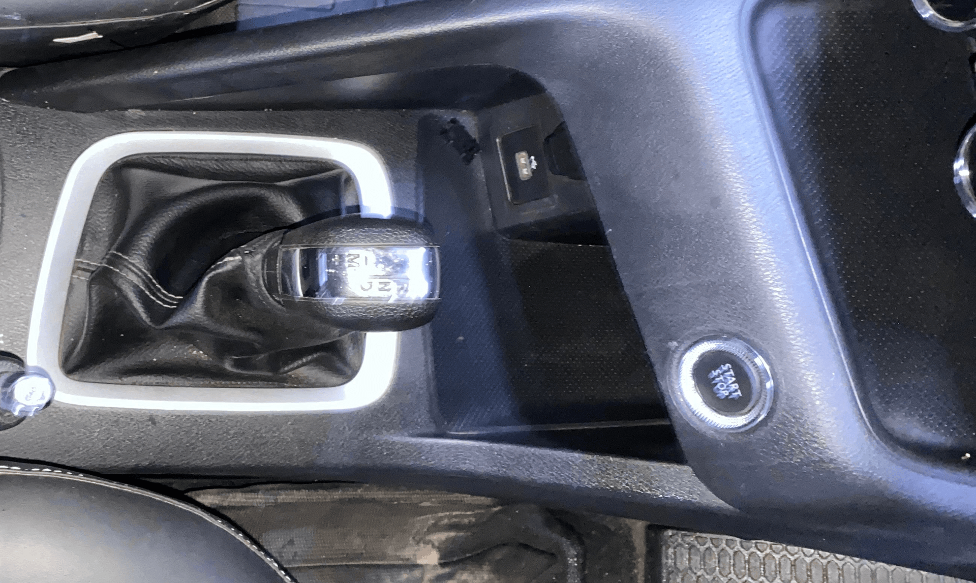 View 2025 Nissan Magnite N-Connecta B4D 1.0 Petrol AMT Image 39 Used 2025 Nissan Magnite N-Connecta B4D 1.0 Petrol AMT Image 39