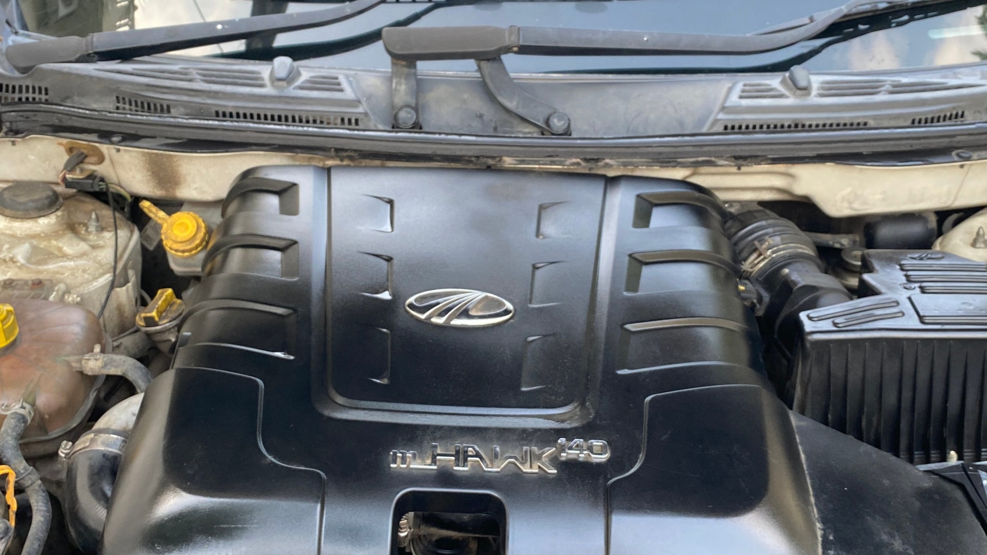 View 2016 Mahindra XUV500 W10 FWD Image 44 Used 2016 Mahindra XUV500 W10 FWD Image 44