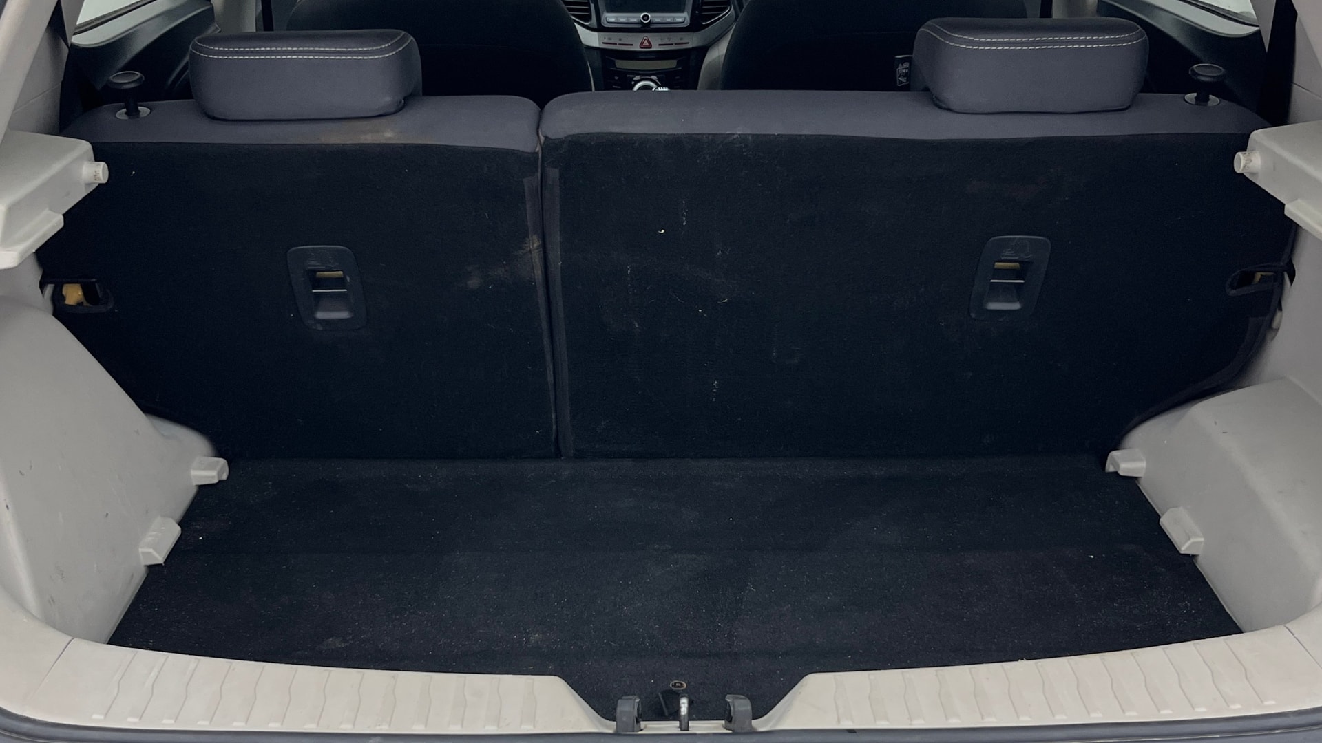 Used 2022 Mahindra XUV300 Used 2022 Mahindra XUV300