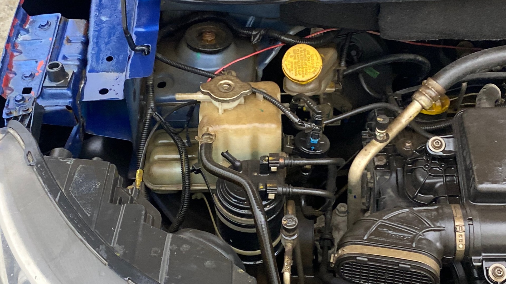 View 2020 Renault Triber RXZ Image 3 Used 2020 Renault Triber RXZ Image 3