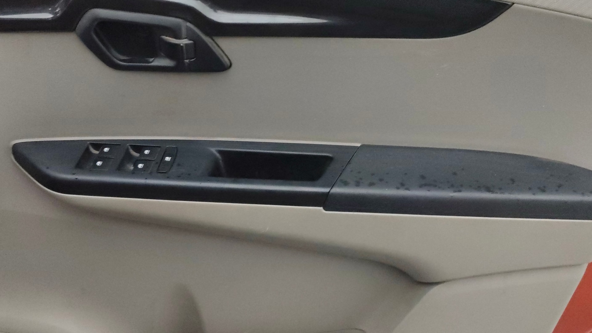 Used 2016 Mahindra KUV100 Used 2016 Mahindra KUV100