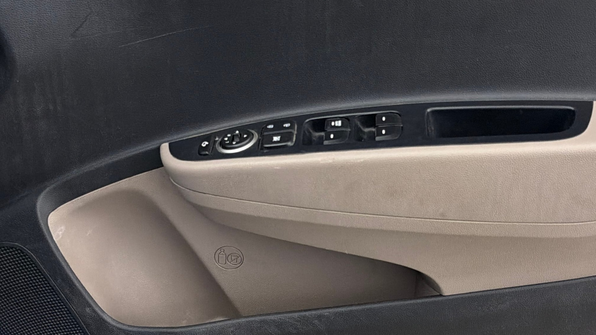 View 2019 Hyundai Grand i10 Sportz 1.2 Kappa Image 33 Used 2019 Hyundai Grand i10 Sportz 1.2 Kappa Image 33