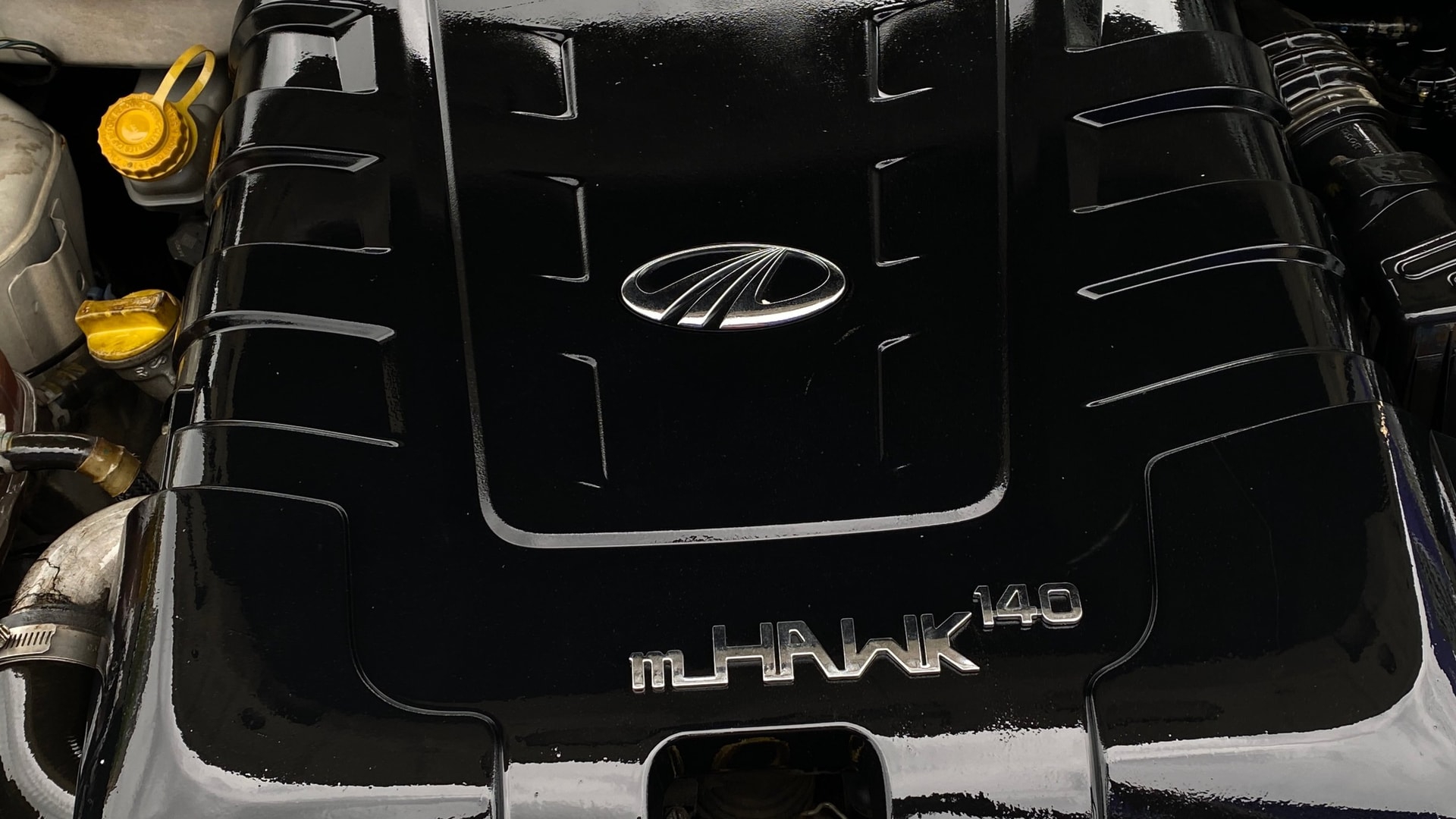 View 2017 Mahindra XUV500 W10 FWD AT Image 45 Used 2017 Mahindra XUV500 W10 FWD AT Image 45