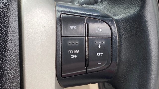 View Mahindra XUV500 Image 3 Used Mahindra XUV500 Image 3