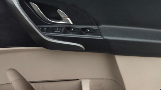 View Mahindra XUV500 Image 39 Used Mahindra XUV500 Image 39