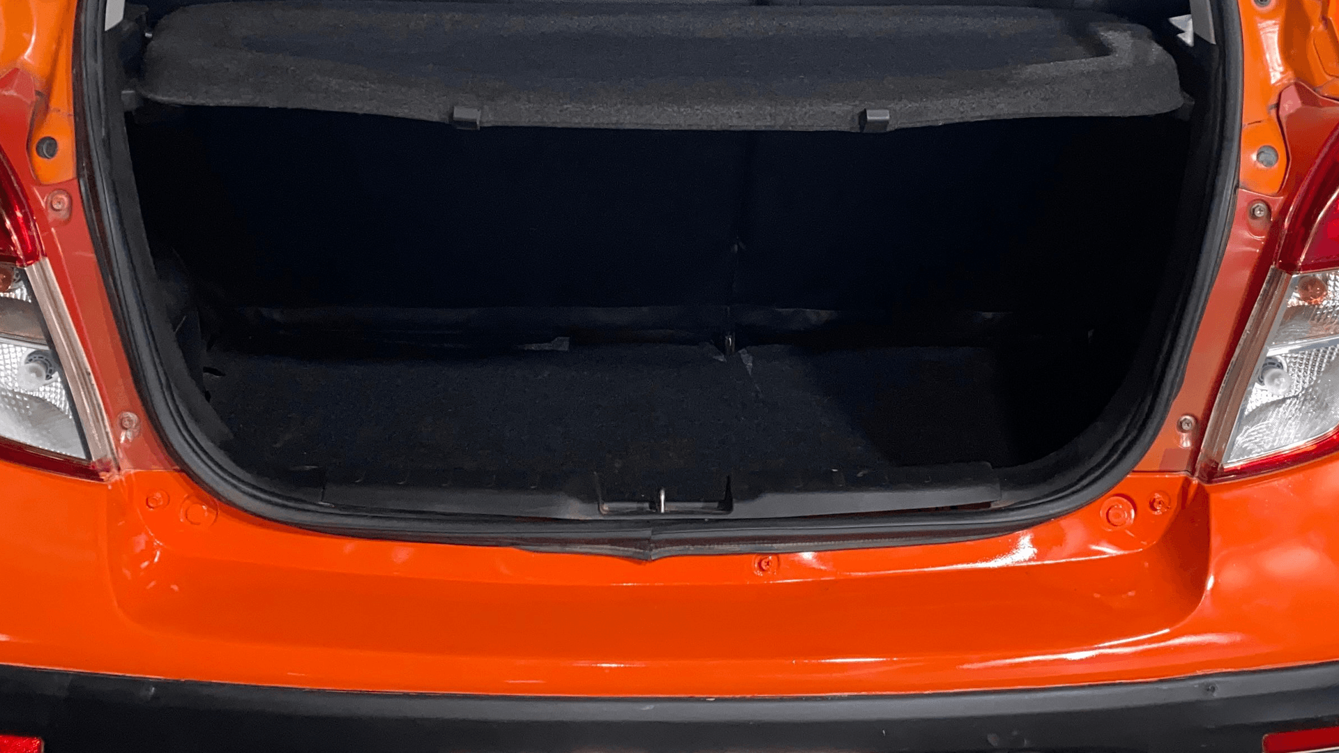 View 2019 Maruti Suzuki 1000 Base Variant Image 10 Used 2019 Maruti Suzuki 1000 Base Variant Image 10