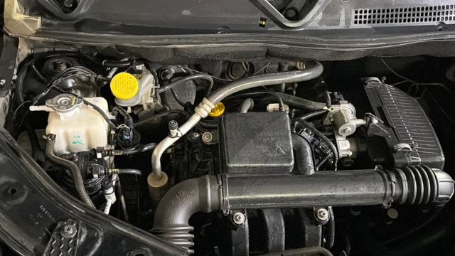 View Nissan Magnite Image 3 Used Nissan Magnite Image 3