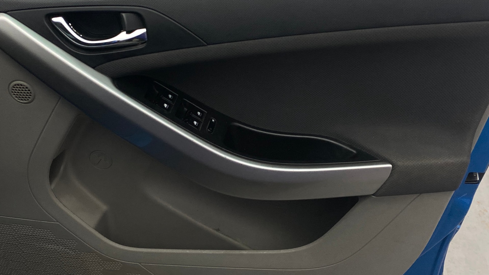 View 2018 Tata Nexon Revotron XE Image 33 Used 2018 Tata Nexon Revotron XE Image 33