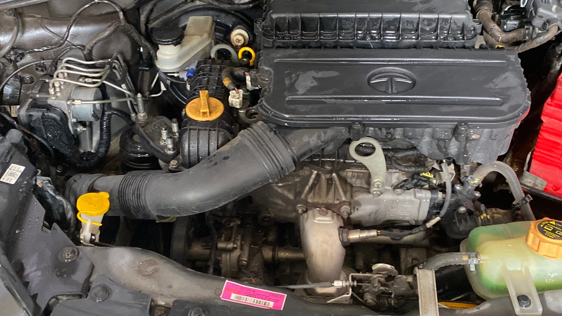 View 2020 Tata Tigor XE Diesel Image 3 Used 2020 Tata Tigor XE Diesel Image 3